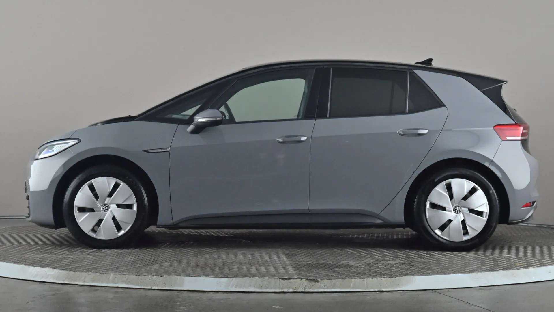 A 2022 VOLKSWAGEN ID.3 150kW Family Pro Performance 58kWh Auto A 2022 VOLKSWAGEN ID.3 150kW Family Pro Performance 58kWh Auto