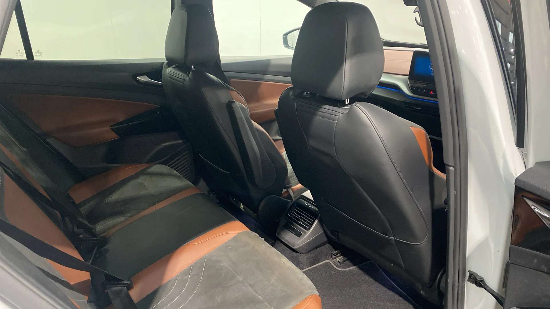 A 2022 VOLKSWAGEN ID.4 150kW Family Pro Performance 77kWh Auto A 2022 VOLKSWAGEN ID.4 150kW Family Pro Performance 77kWh Auto