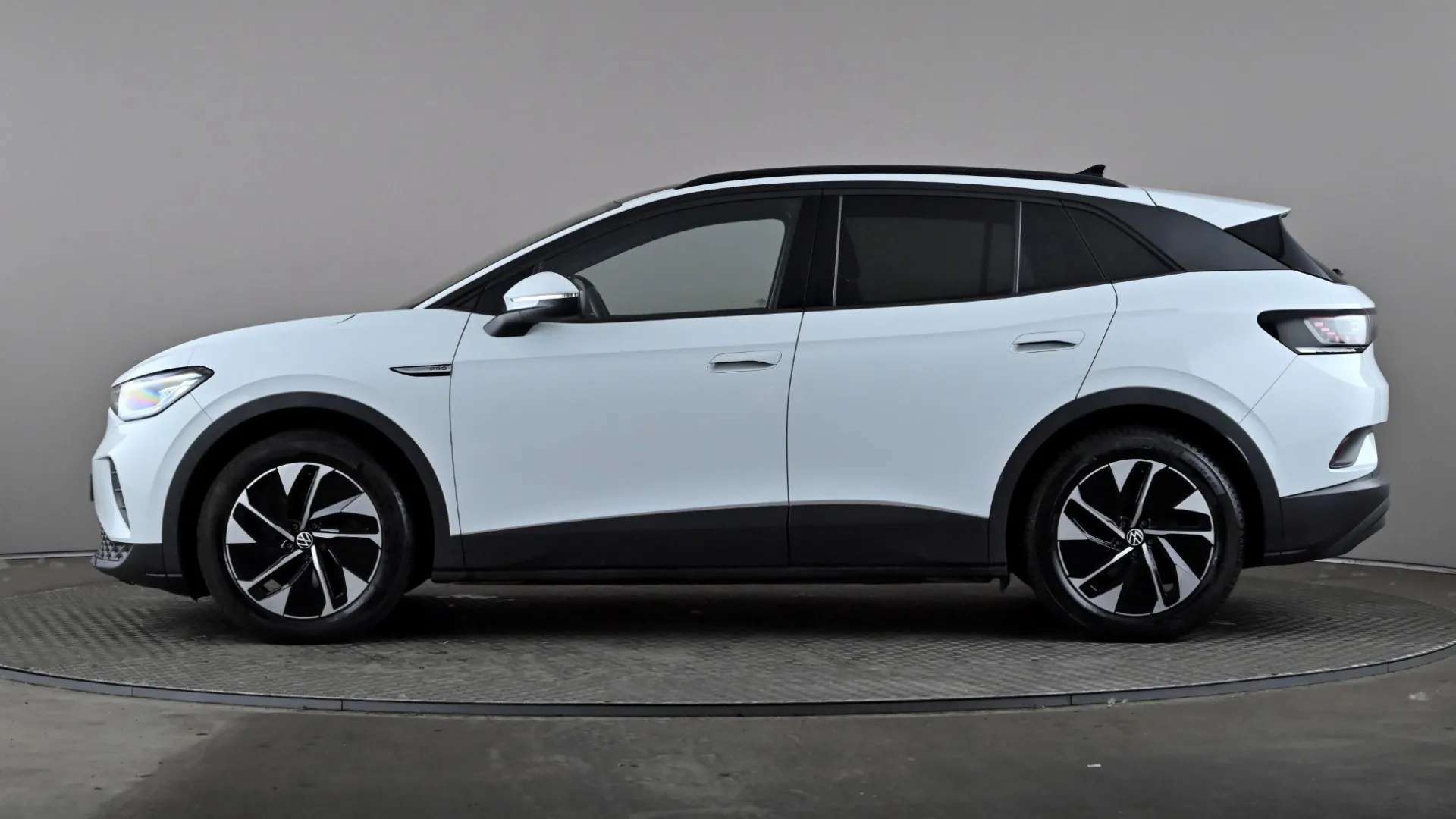 A 2022 VOLKSWAGEN ID.4 150kW Family Pro Performance 77kWh Auto A 2022 VOLKSWAGEN ID.4 150kW Family Pro Performance 77kWh Auto