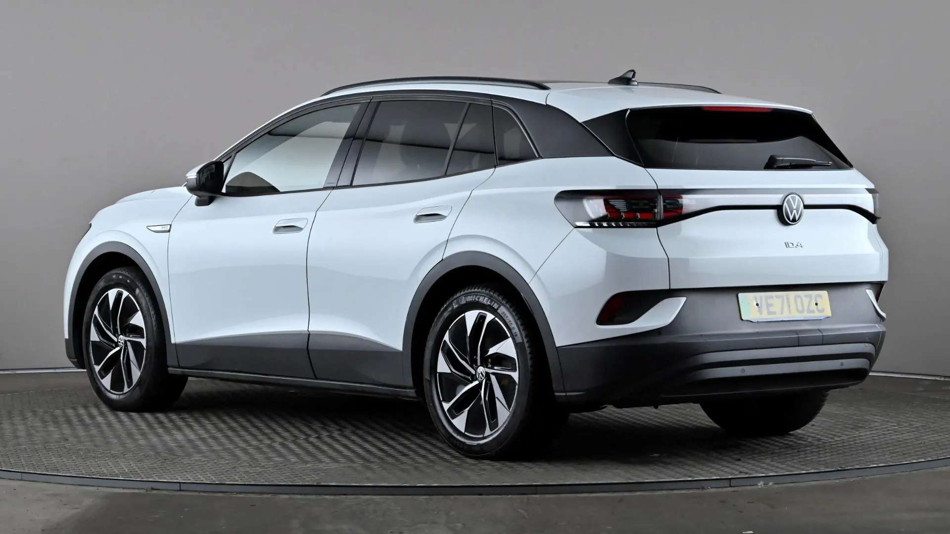 A 2022 VOLKSWAGEN ID.4 150kW Family Pro Performance 77kWh Auto A 2022 VOLKSWAGEN ID.4 150kW Family Pro Performance 77kWh Auto