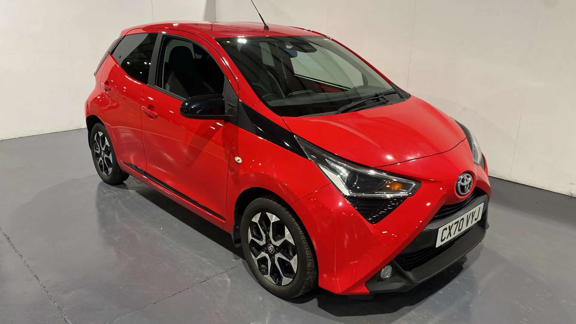A 2020 TOYOTA AYGO 1.0 VVT-i X-Trend TSS x-shift A 2020 TOYOTA AYGO 1.0 VVT-i X-Trend TSS x-shift