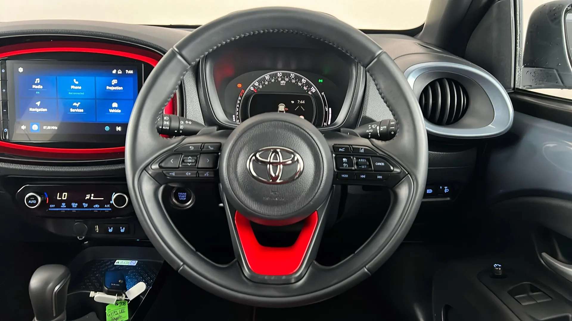 2024 TOYOTA AYGO X 2024 TOYOTA AYGO X