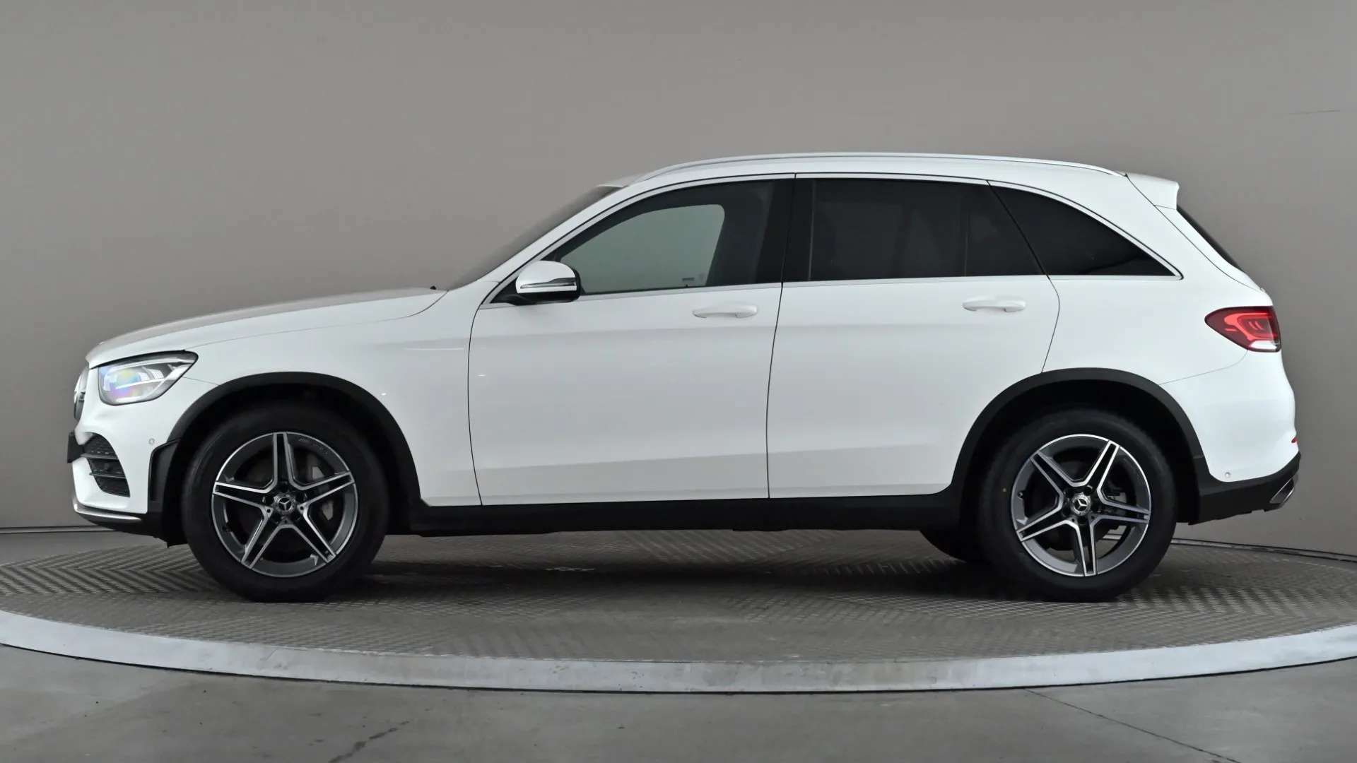 A 2020 MERCEDES-BENZ GLC GLC 220d 4Matic AMG Line 9G-Tronic A 2020 MERCEDES-BENZ GLC GLC 220d 4Matic AMG Line 9G-Tronic