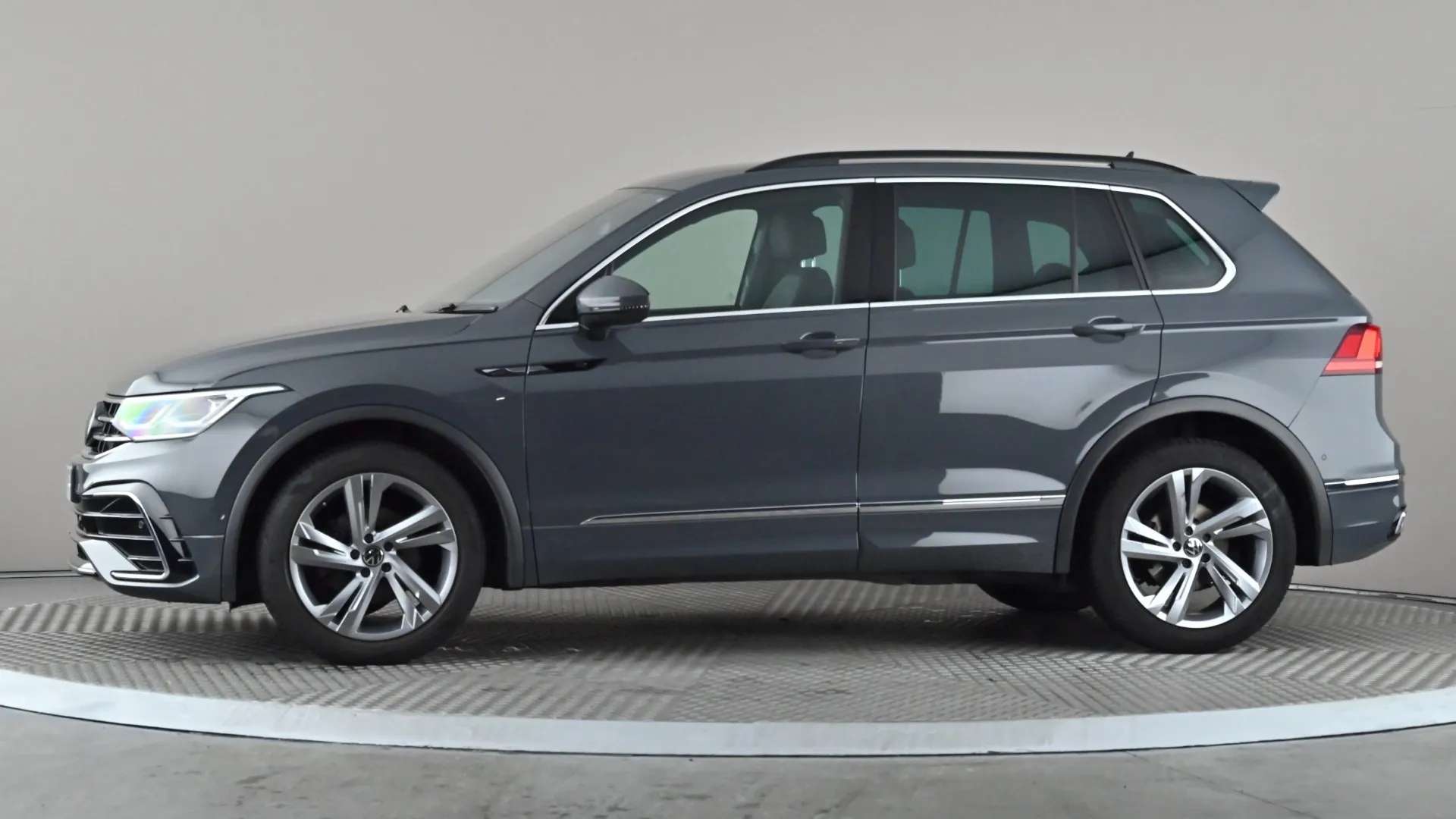 A 2023 VOLKSWAGEN TIGUAN 1.5 TSI 150 R-Line Edition DSG A 2023 VOLKSWAGEN TIGUAN 1.5 TSI 150 R-Line Edition DSG