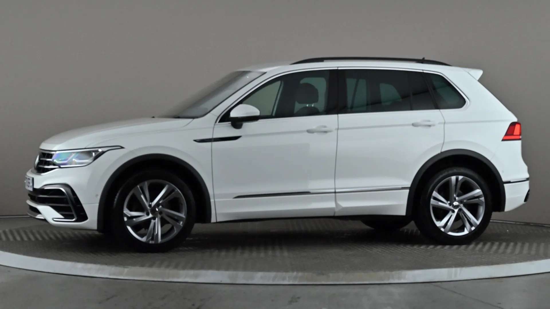 A 2023 VOLKSWAGEN TIGUAN 1.5 TSI 150 R-Line Edition DSG A 2023 VOLKSWAGEN TIGUAN 1.5 TSI 150 R-Line Edition DSG