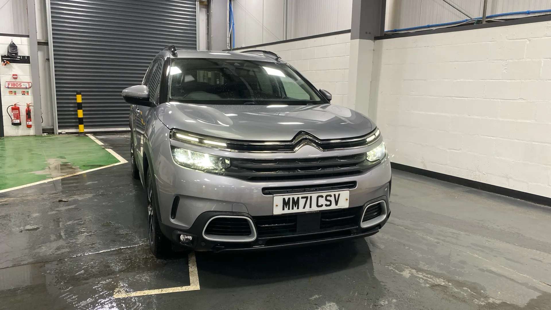 A 2021 CITROEN C5 AIRCROSS 1.6 Plug-in Hybrid 225 Shine Plus e-EAT8 A 2021 CITROEN C5 AIRCROSS 1.6 Plug-in Hybrid 225 Shine Plus e-EAT8