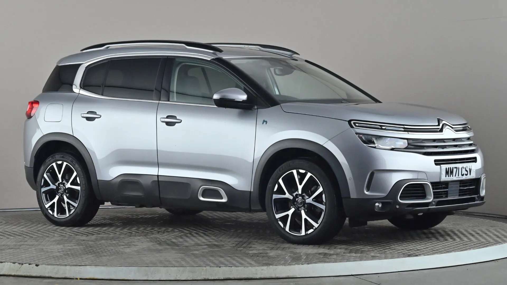 A 2021 CITROEN C5 AIRCROSS 1.6 Plug-in Hybrid 225 Shine Plus e-EAT8 A 2021 CITROEN C5 AIRCROSS 1.6 Plug-in Hybrid 225 Shine Plus e-EAT8