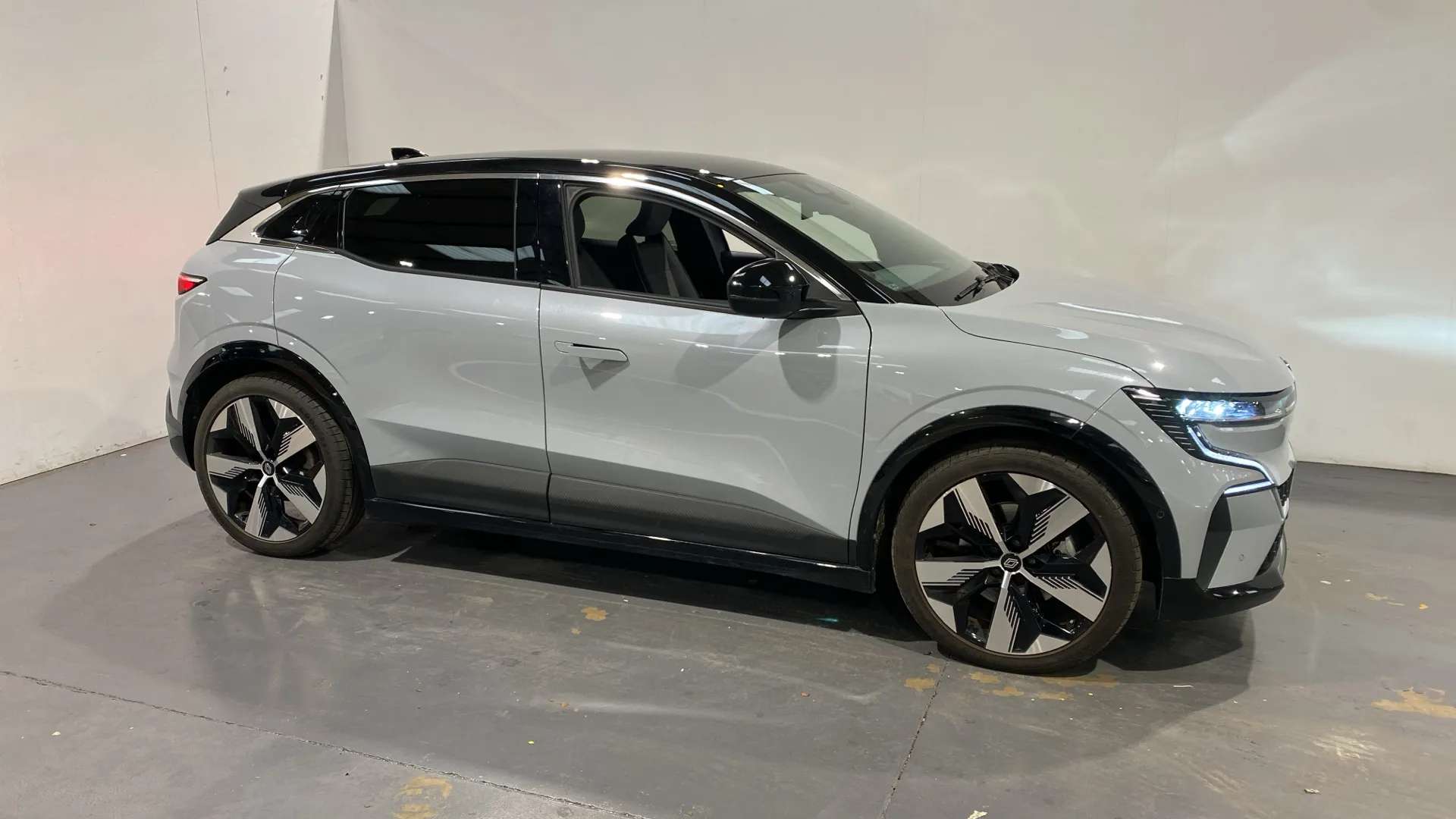 2024 RENAULT MEGANE E-TECH 2024 RENAULT MEGANE E-TECH