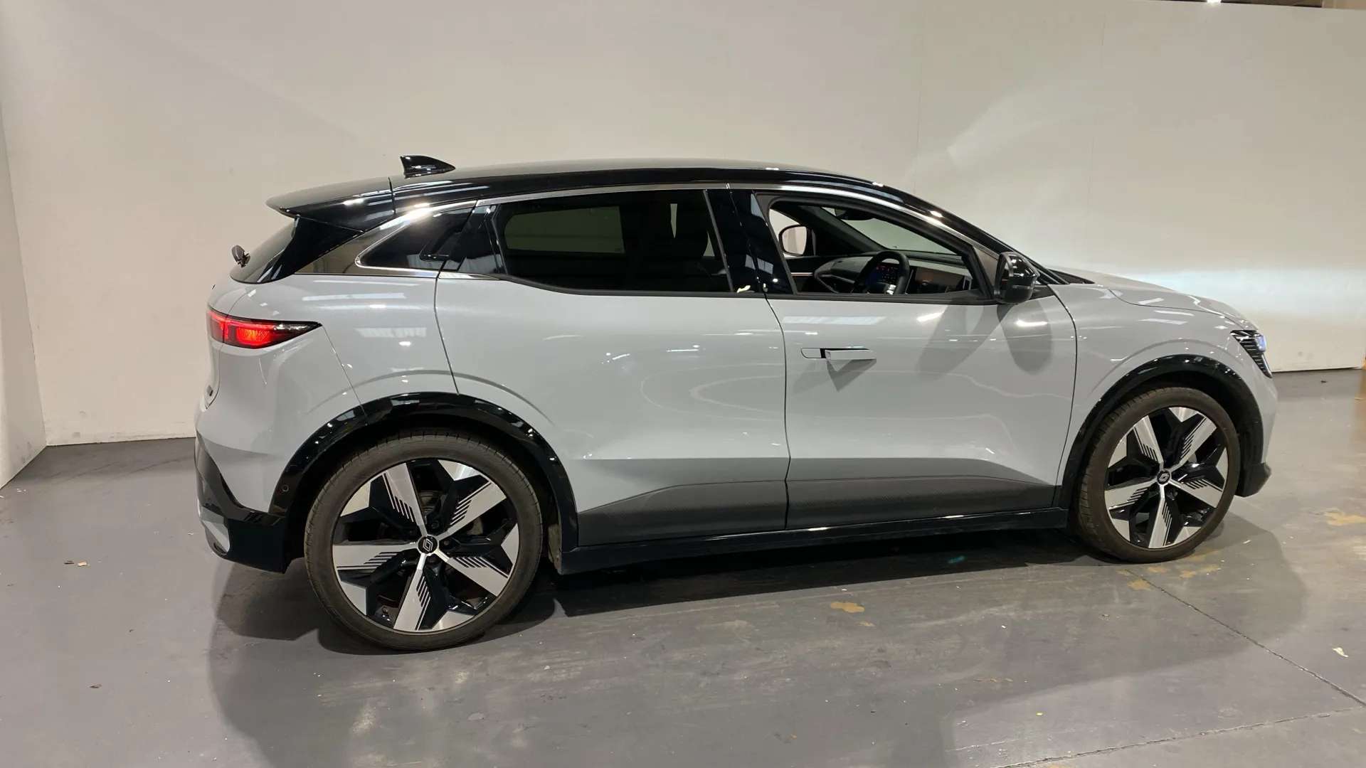 2024 RENAULT MEGANE E-TECH 2024 RENAULT MEGANE E-TECH