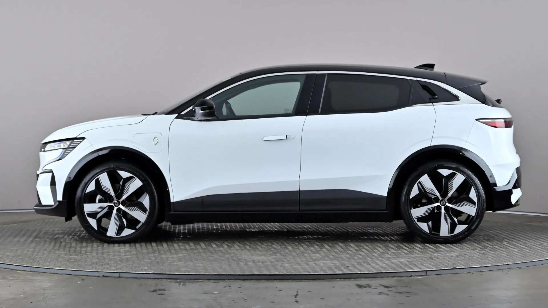 A 2024 RENAULT MEGANE E-TECH EV60 160kW Techno Comfort Range 60kWh Auto A 2024 RENAULT MEGANE E-TECH EV60 160kW Techno Comfort Range 60kWh Auto