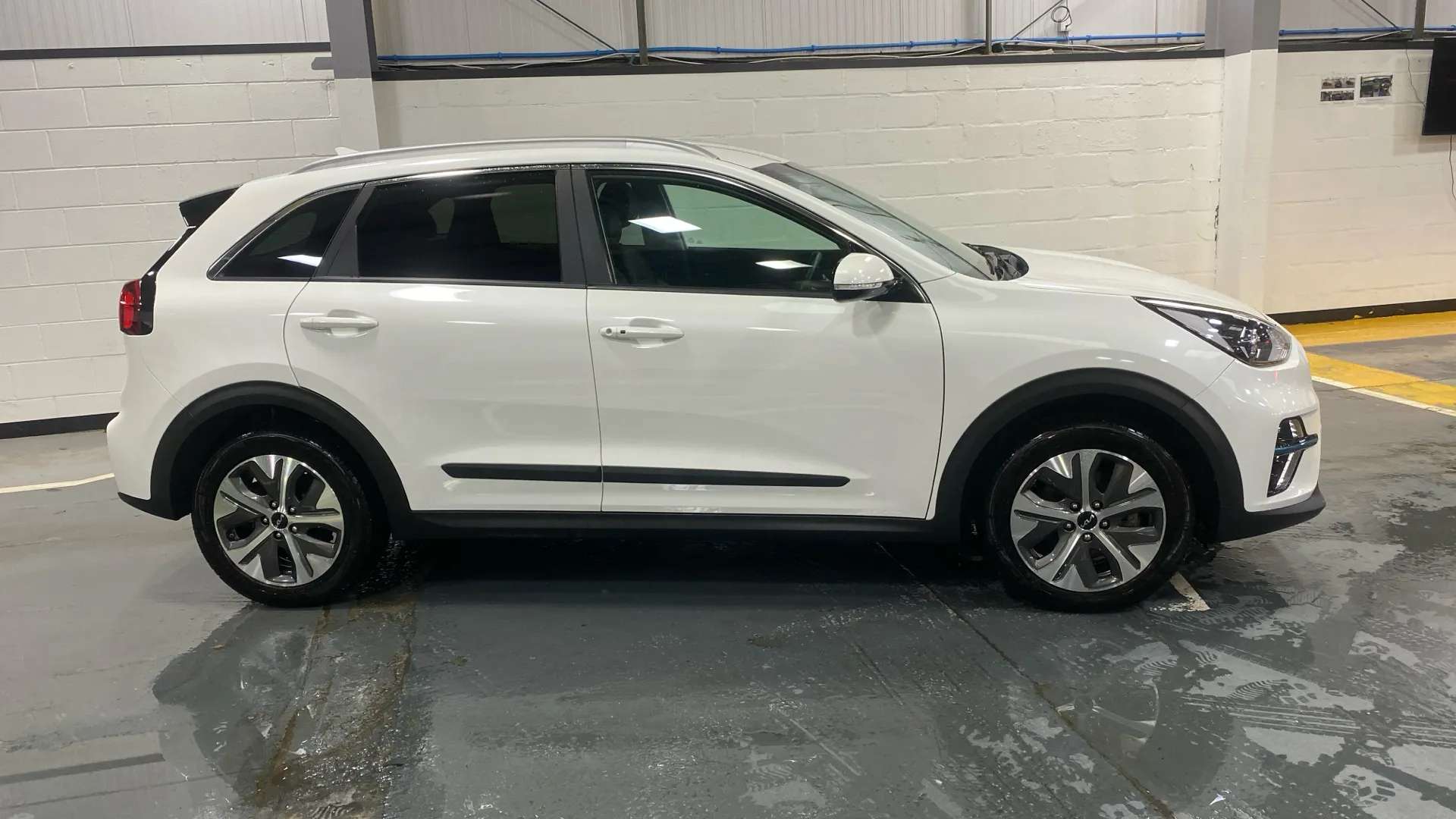 2021 KIA E-NIRO 2021 KIA E-NIRO