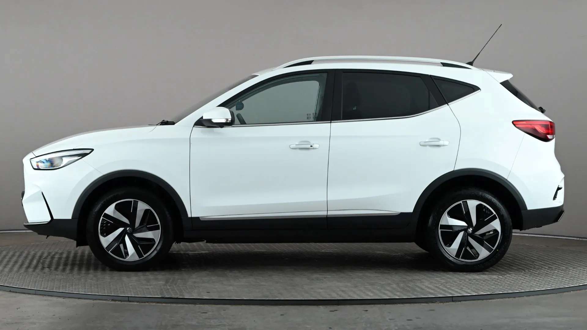 A 2023 MG MOTOR UK ZS 115kW Trophy EV Long Range 73kWh Auto A 2023 MG MOTOR UK ZS 115kW Trophy EV Long Range 73kWh Auto