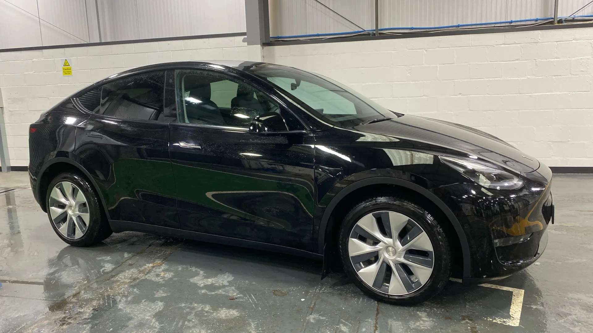 A 2022 TESLA MODEL Y Long Range AWD Auto A 2022 TESLA MODEL Y Long Range AWD Auto