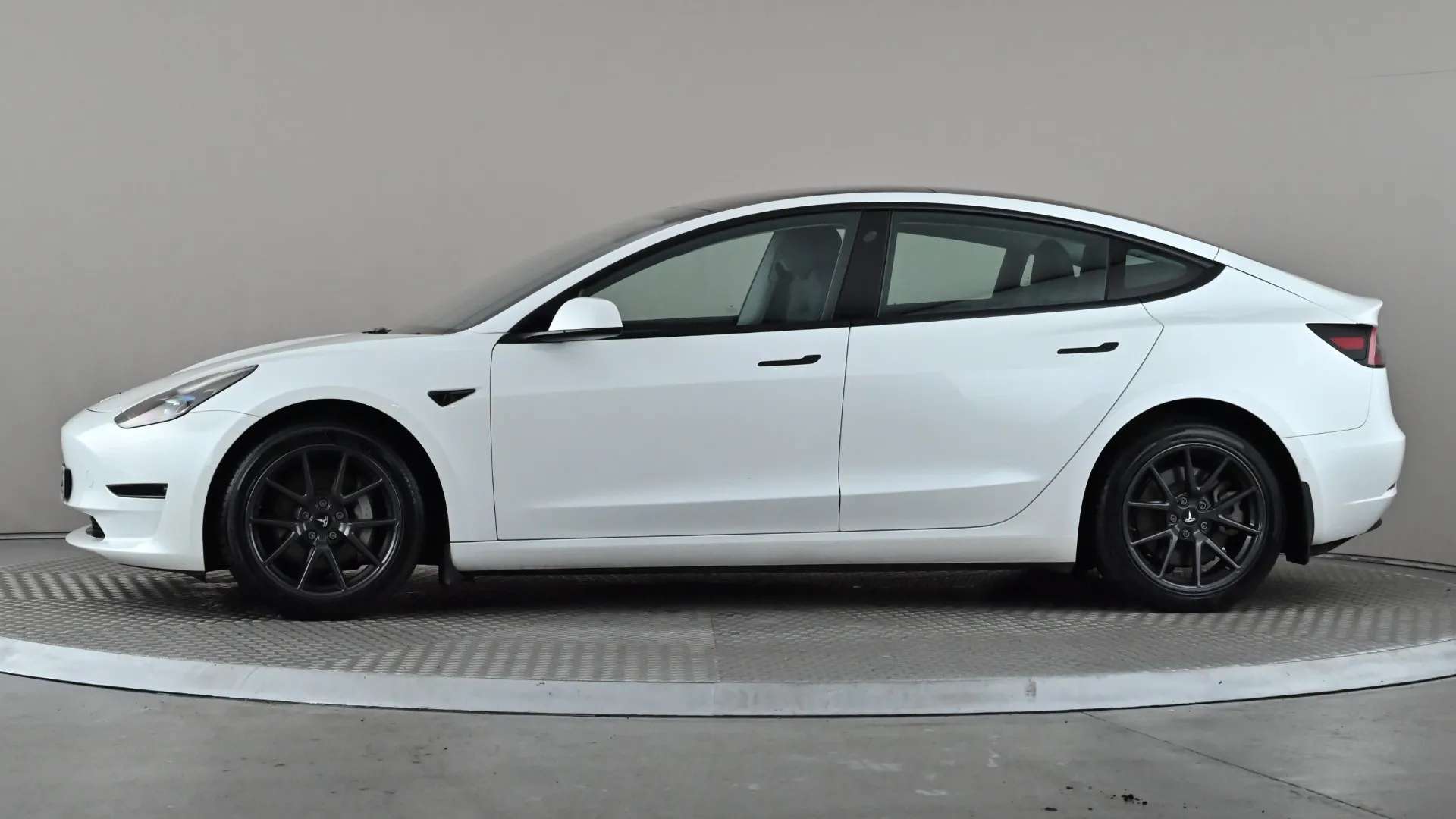 A 2021 TESLA MODEL 3 Long Range AWD Auto A 2021 TESLA MODEL 3 Long Range AWD Auto