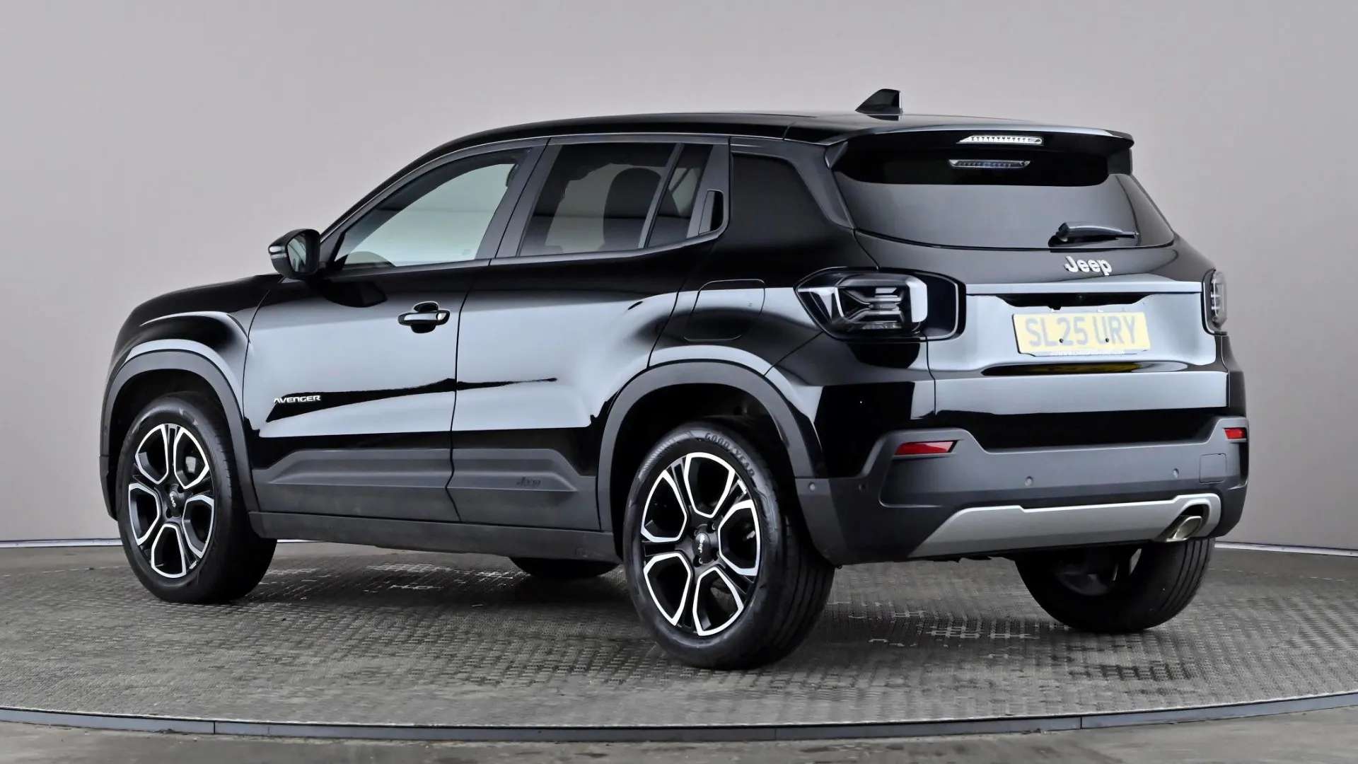 A 2025 JEEP AVENGER 1.2 Summit A 2025 JEEP AVENGER 1.2 Summit