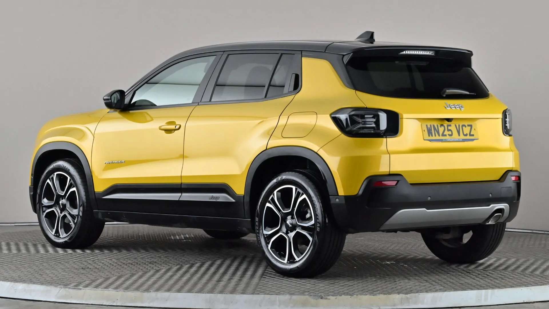 A 2025 JEEP AVENGER 1.2 Summit A 2025 JEEP AVENGER 1.2 Summit