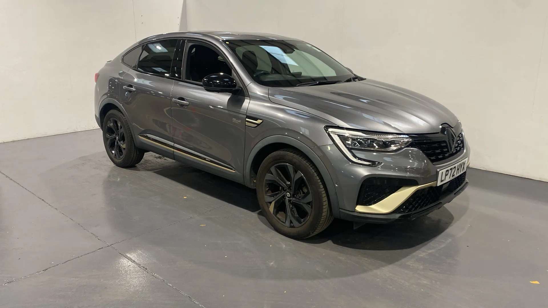 A 2022 RENAULT ARKANA 1.6 E-Tech full hybrid 145 Engineered Auto A 2022 RENAULT ARKANA 1.6 E-Tech full hybrid 145 Engineered Auto