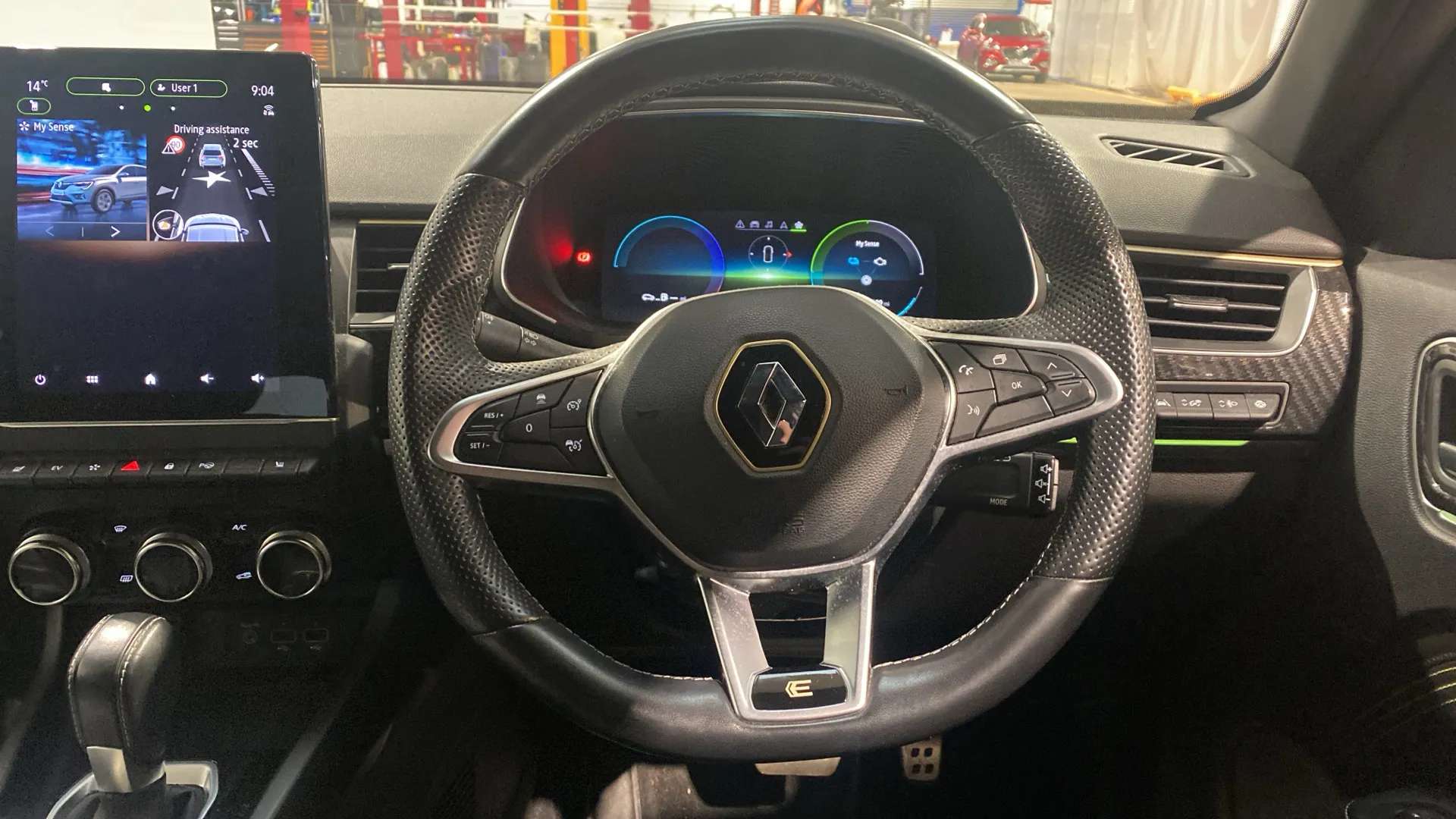 A 2022 RENAULT ARKANA 1.6 E-Tech full hybrid 145 Engineered Auto A 2022 RENAULT ARKANA 1.6 E-Tech full hybrid 145 Engineered Auto