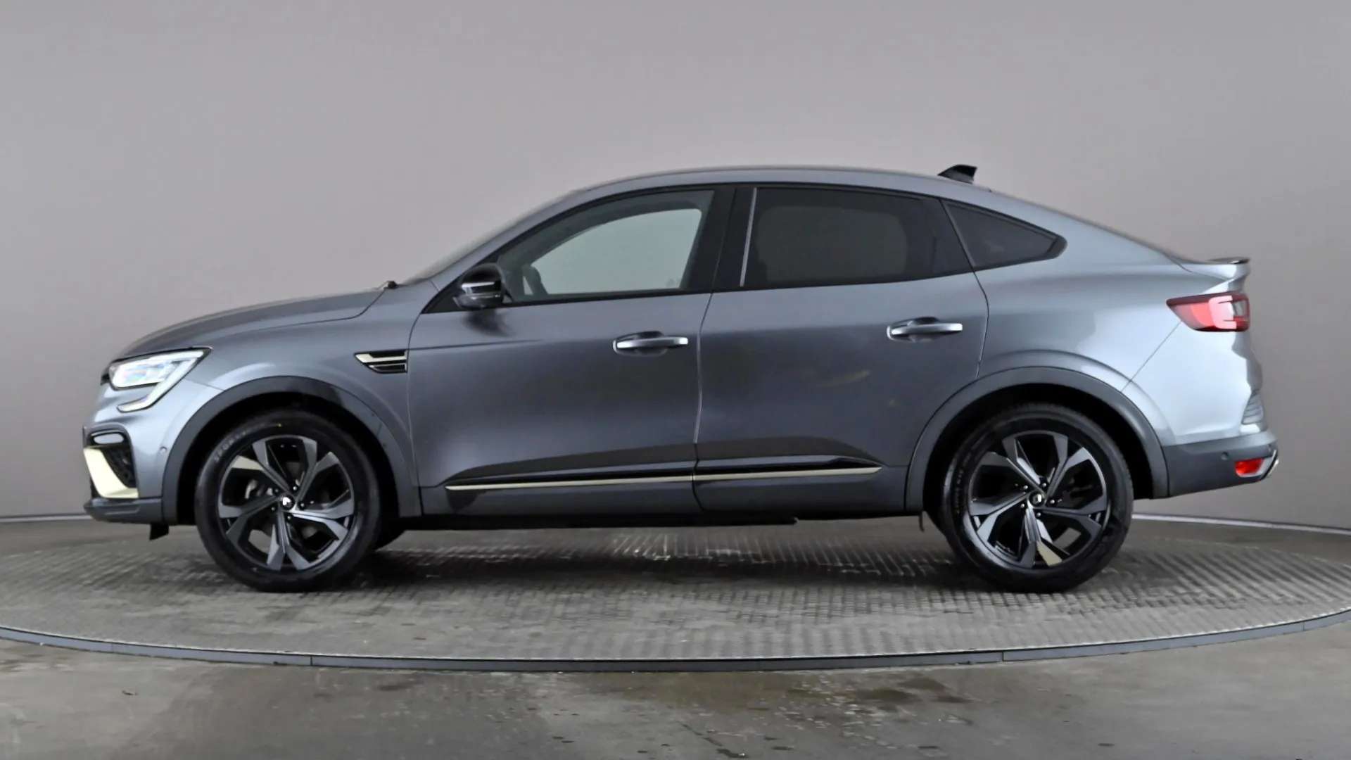 A 2022 RENAULT ARKANA 1.6 E-Tech full hybrid 145 Engineered Auto A 2022 RENAULT ARKANA 1.6 E-Tech full hybrid 145 Engineered Auto