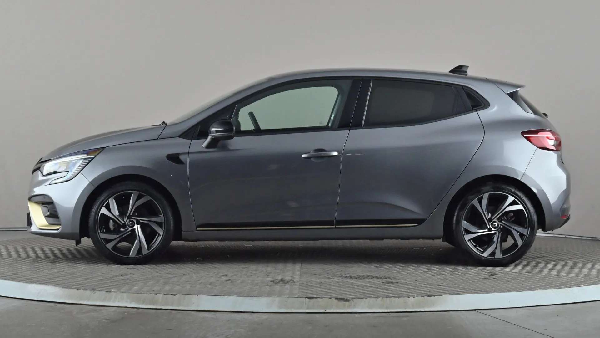 A 2023 RENAULT CLIO 1.6 E-TECH full hybrid 145 Engineered Auto A 2023 RENAULT CLIO 1.6 E-TECH full hybrid 145 Engineered Auto