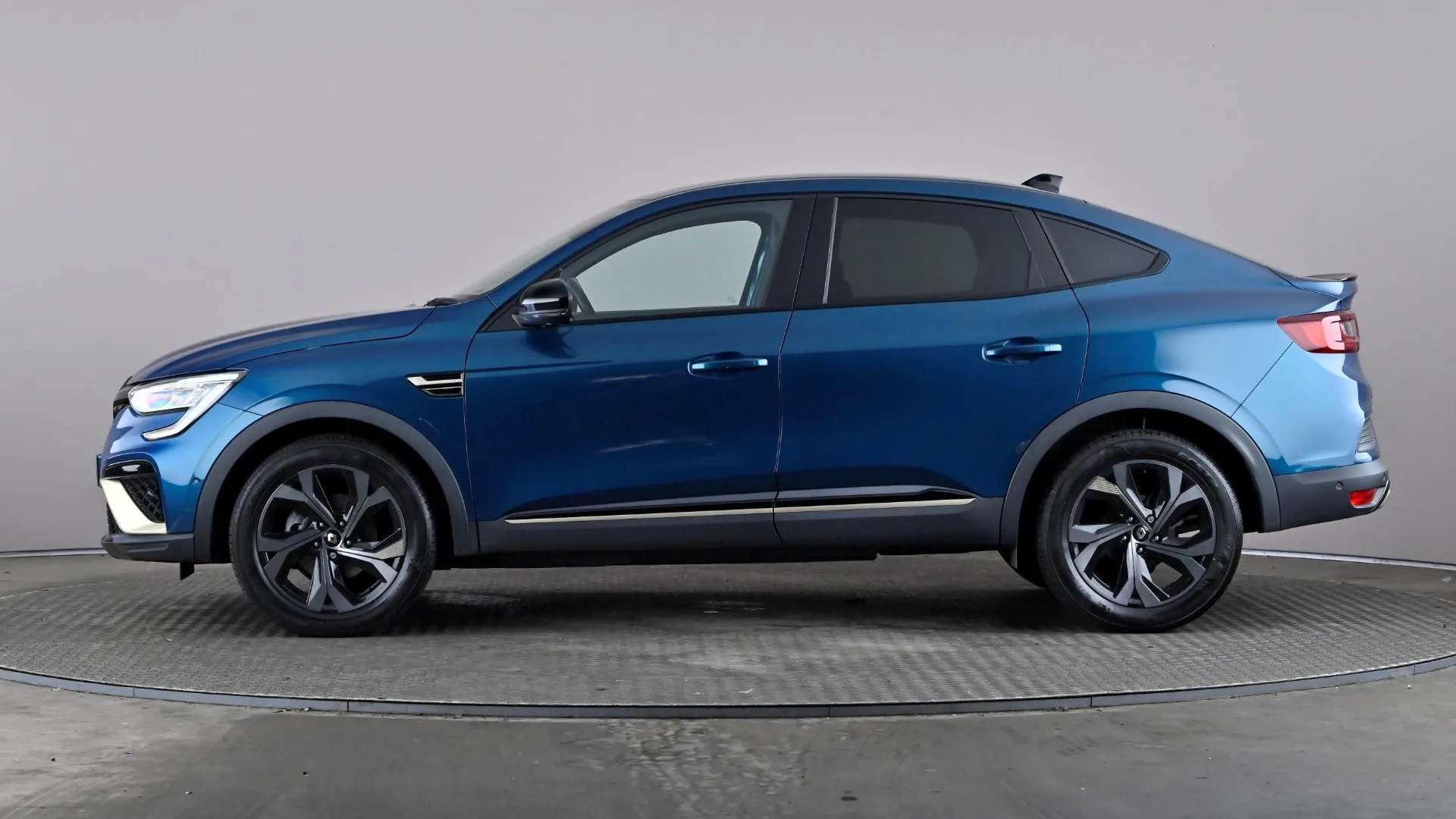 A 2023 RENAULT ARKANA 1.6 E-Tech full hybrid 145 Engineered Auto A 2023 RENAULT ARKANA 1.6 E-Tech full hybrid 145 Engineered Auto