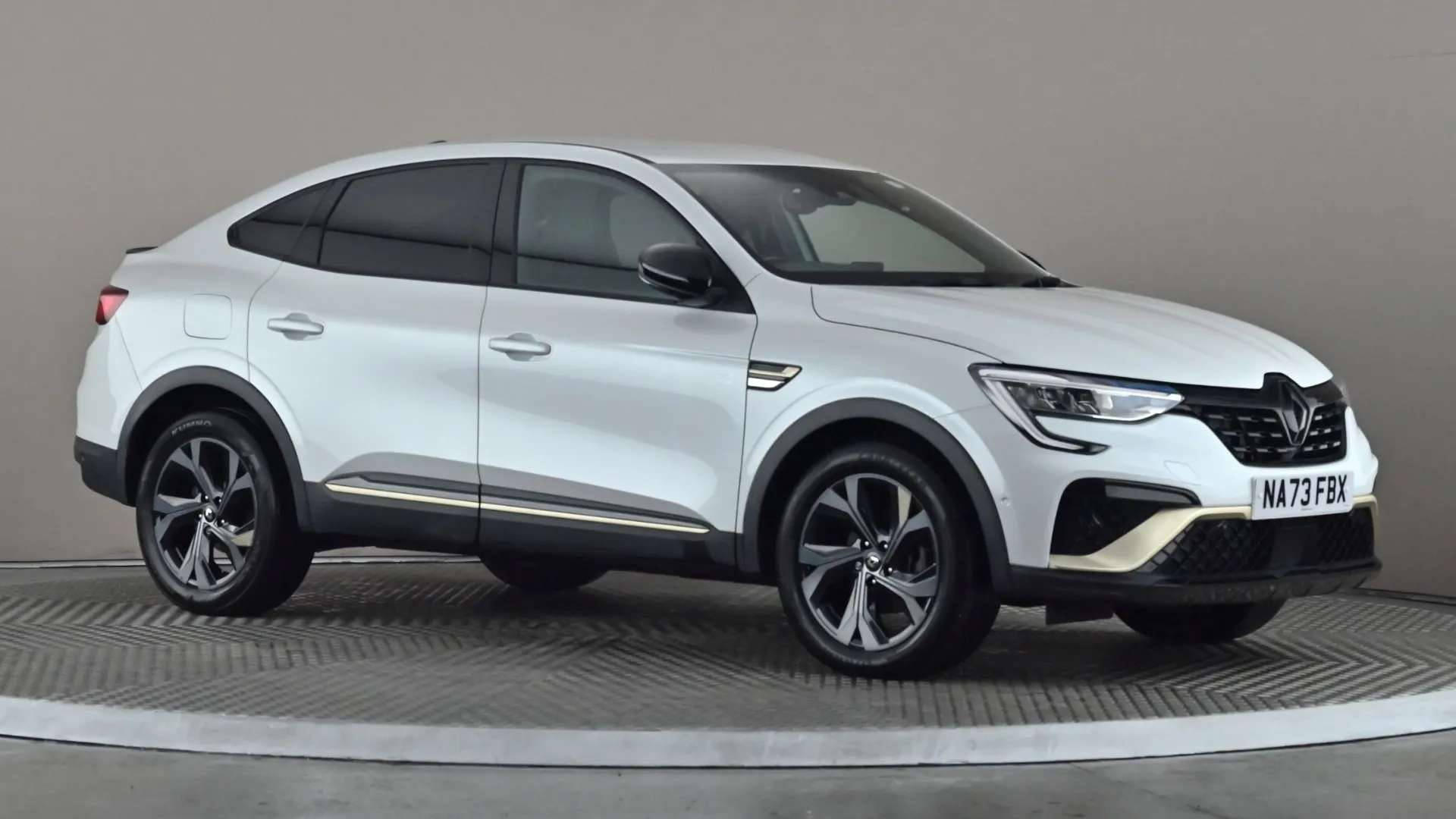 A 2023 RENAULT ARKANA 1.6 E-Tech full hybrid 145 Engineered Auto A 2023 RENAULT ARKANA 1.6 E-Tech full hybrid 145 Engineered Auto