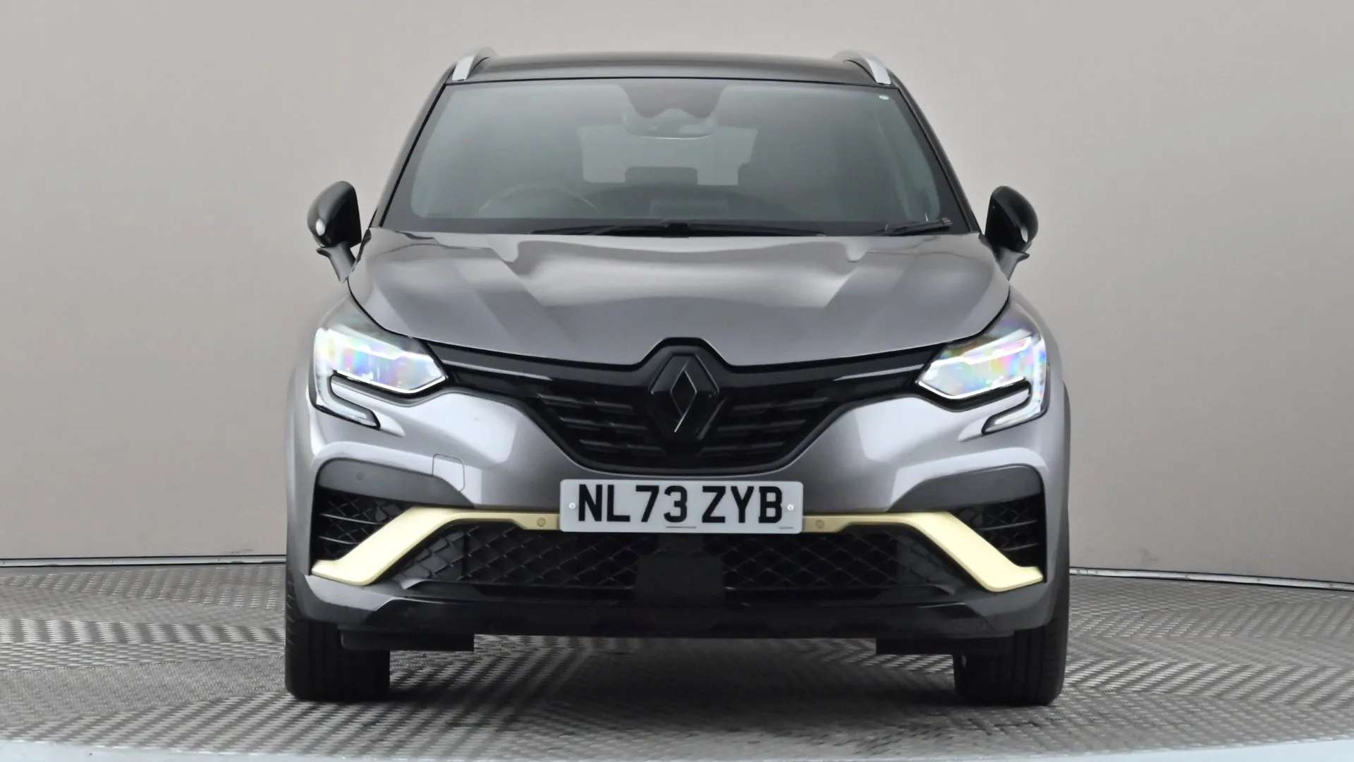 A 2023 RENAULT CAPTUR 1.6 E-Tech Plug-in hybrid 160 Engineered Auto A 2023 RENAULT CAPTUR 1.6 E-Tech Plug-in hybrid 160 Engineered Auto