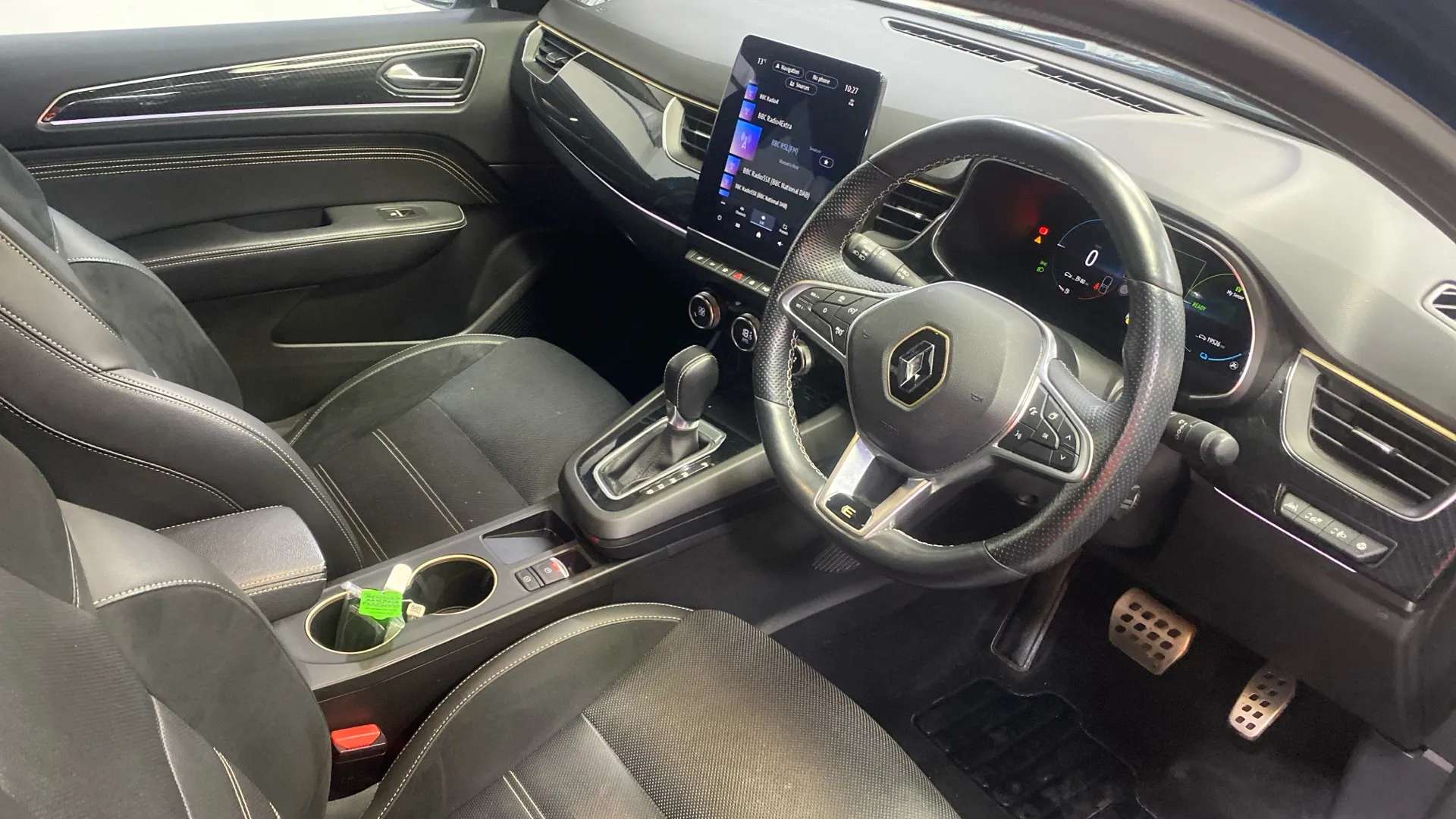 A 2023 RENAULT ARKANA 1.6 E-Tech full hybrid 145 Engineered Auto A 2023 RENAULT ARKANA 1.6 E-Tech full hybrid 145 Engineered Auto