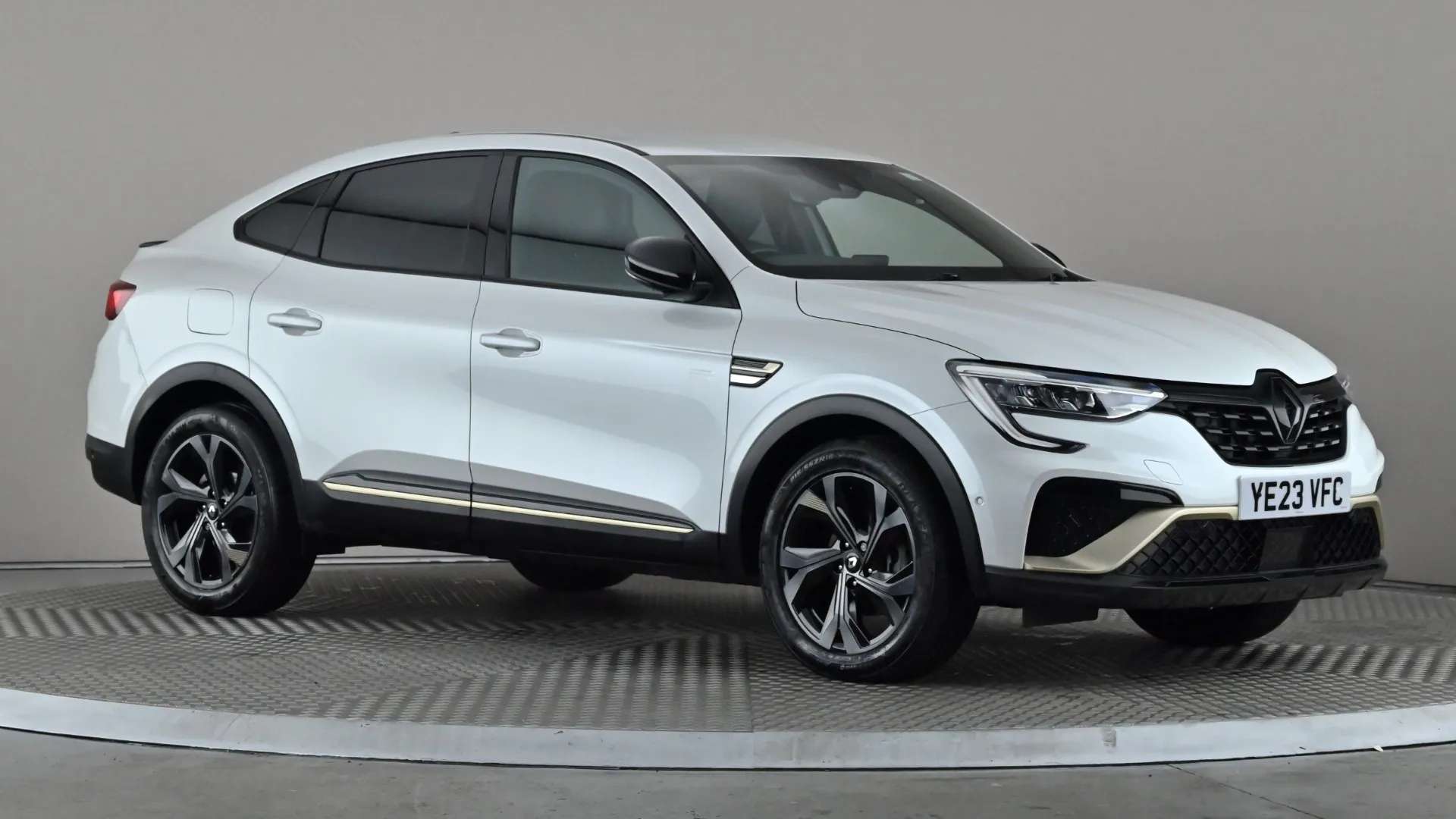 A 2023 RENAULT ARKANA 1.6 E-Tech full hybrid 145 Engineered Auto A 2023 RENAULT ARKANA 1.6 E-Tech full hybrid 145 Engineered Auto