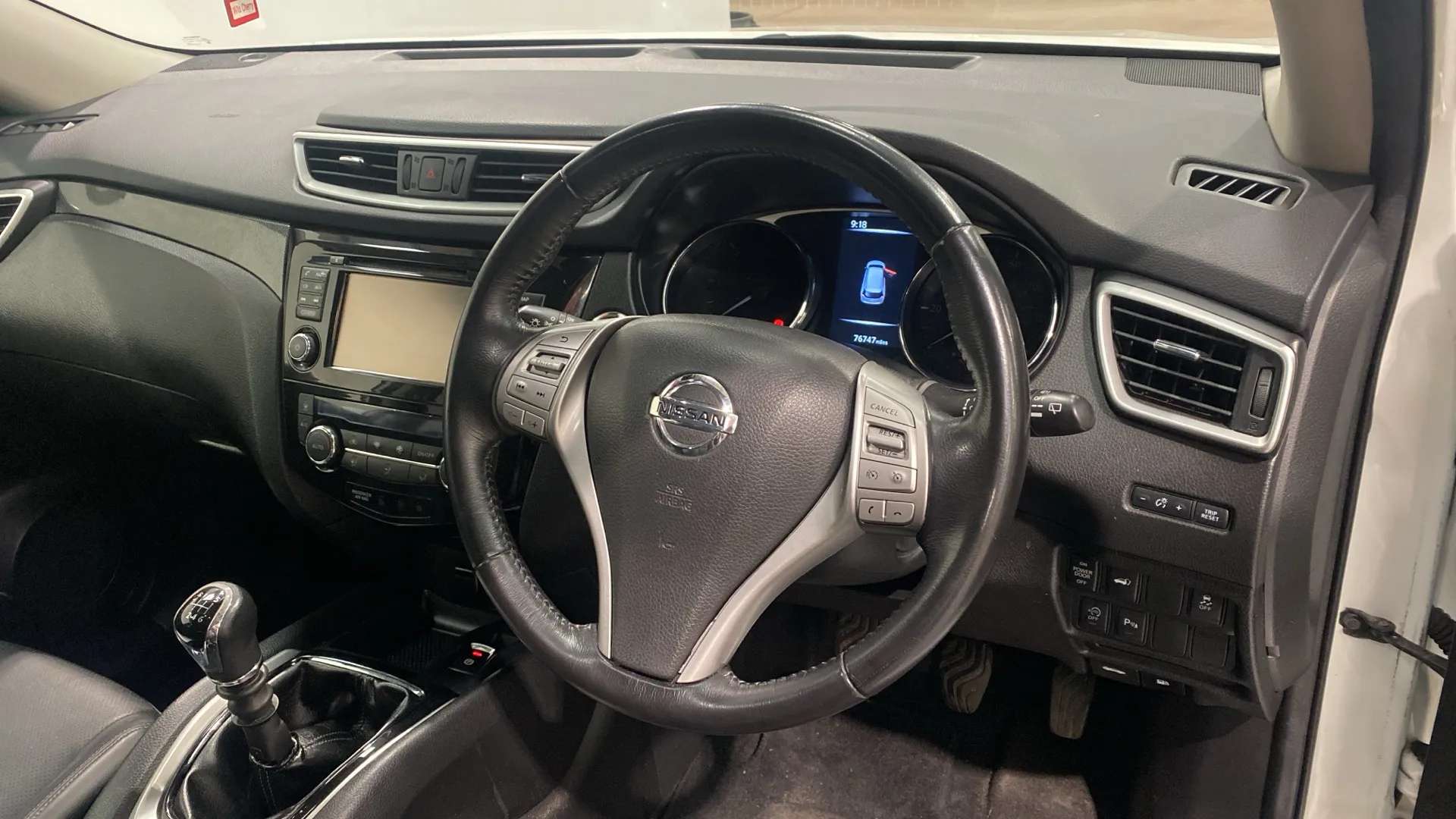 A 2015 NISSAN X-TRAIL 1.6 dCi Tekna A 2015 NISSAN X-TRAIL 1.6 dCi Tekna