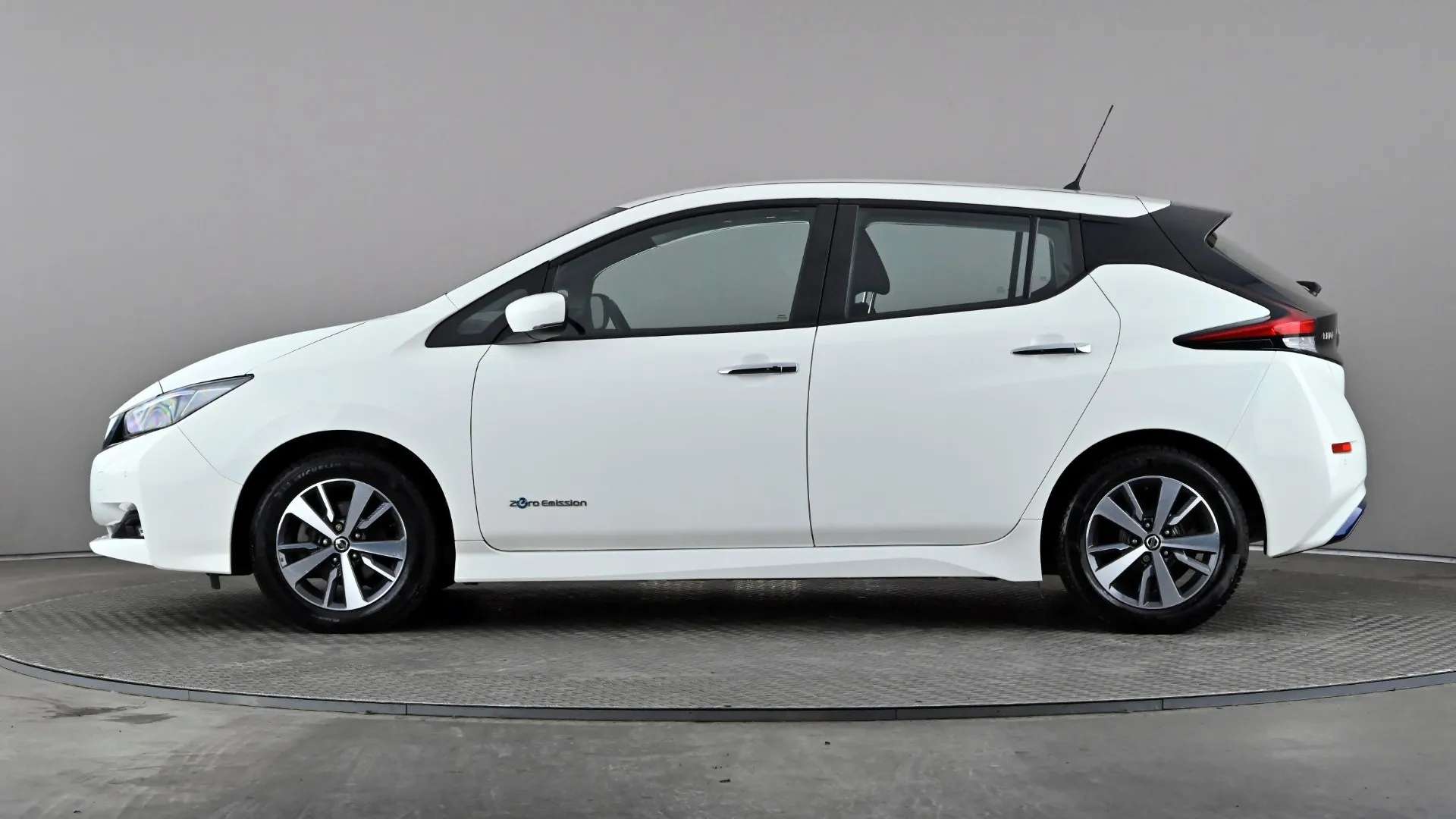 A 2019 NISSAN LEAF 110kW Acenta 40kWh Auto A 2019 NISSAN LEAF 110kW Acenta 40kWh Auto