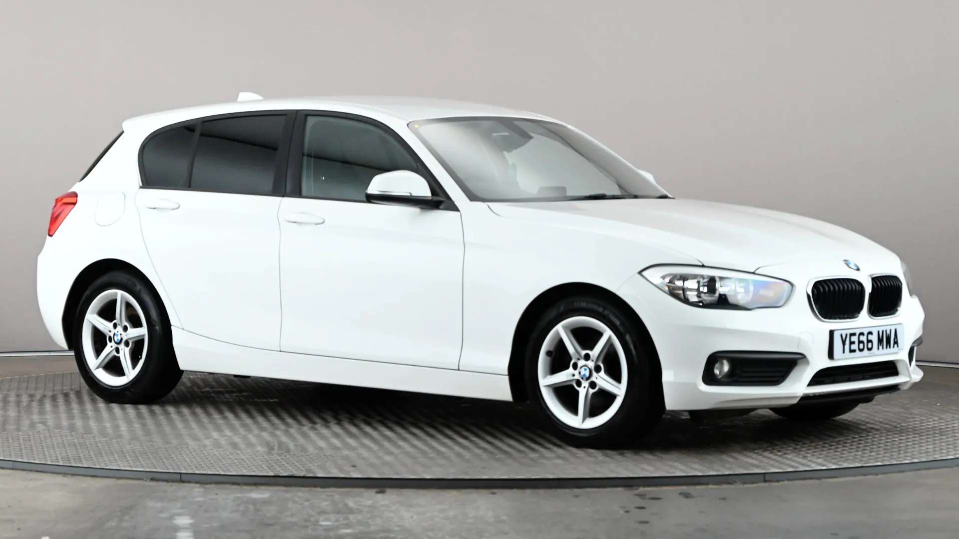 A 2016 BMW 1 SERIES 116d EfficientDynamics Plus A 2016 BMW 1 SERIES 116d EfficientDynamics Plus
