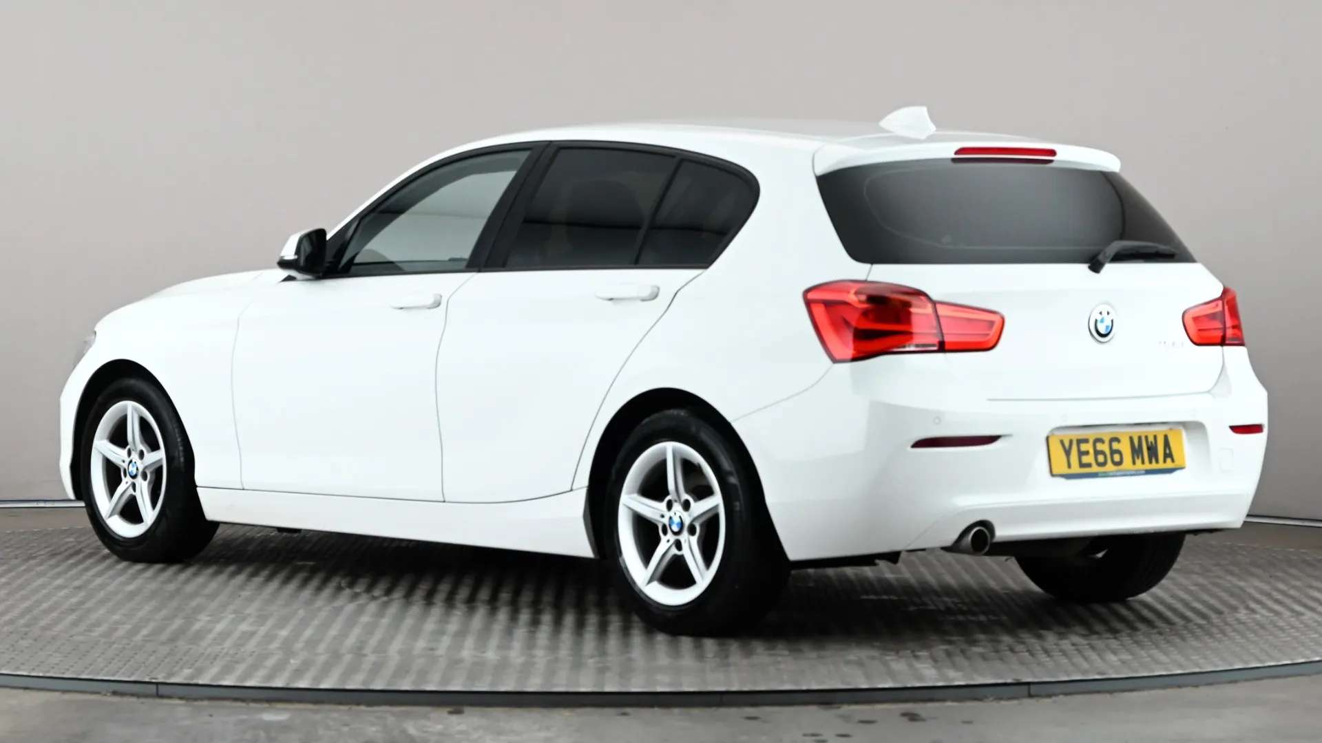 A 2016 BMW 1 SERIES 116d EfficientDynamics Plus A 2016 BMW 1 SERIES 116d EfficientDynamics Plus