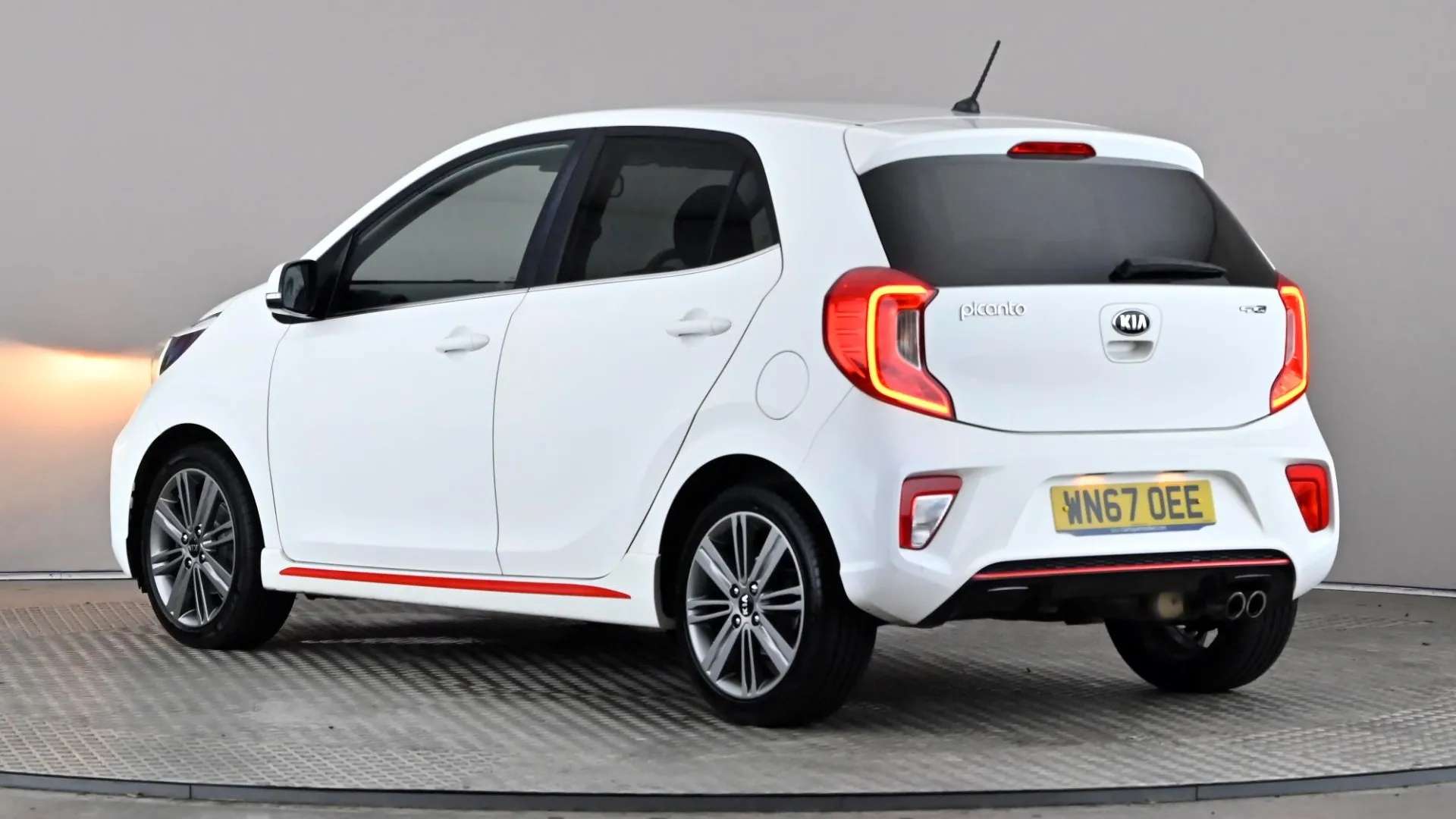 A 2017 KIA PICANTO 1.0 GT-line A 2017 KIA PICANTO 1.0 GT-line