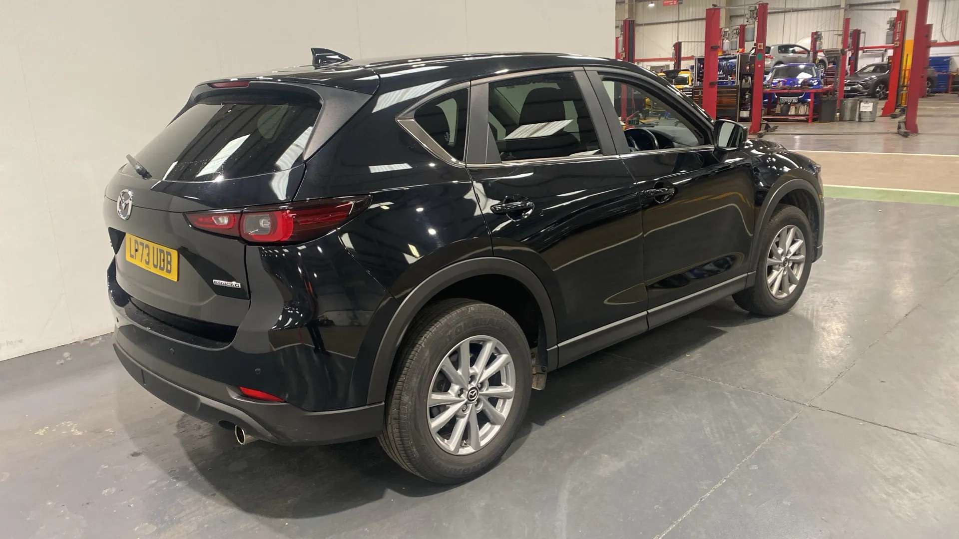 A 2024 MAZDA CX-5 2.0 e-Skyactiv G MHEV Centre-Line Auto A 2024 MAZDA CX-5 2.0 e-Skyactiv G MHEV Centre-Line Auto