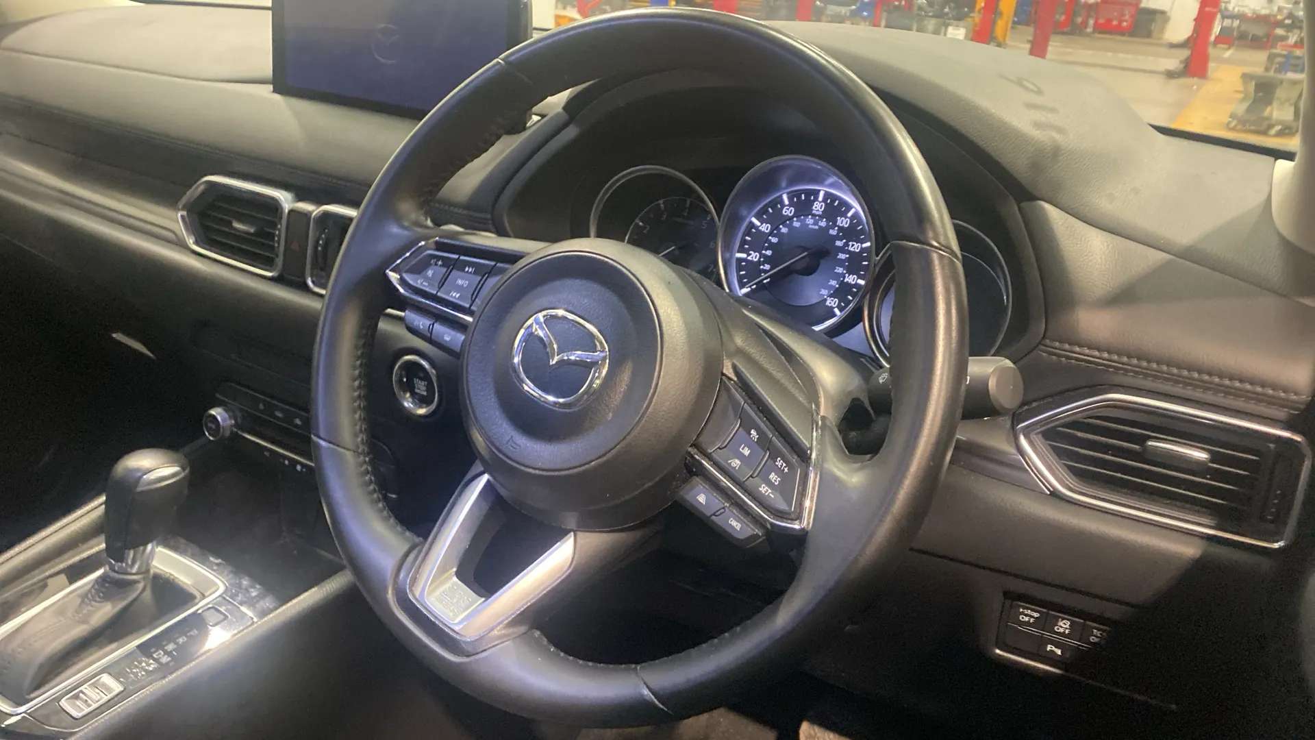 A 2024 MAZDA CX-5 2.0 e-Skyactiv G MHEV Centre-Line Auto A 2024 MAZDA CX-5 2.0 e-Skyactiv G MHEV Centre-Line Auto