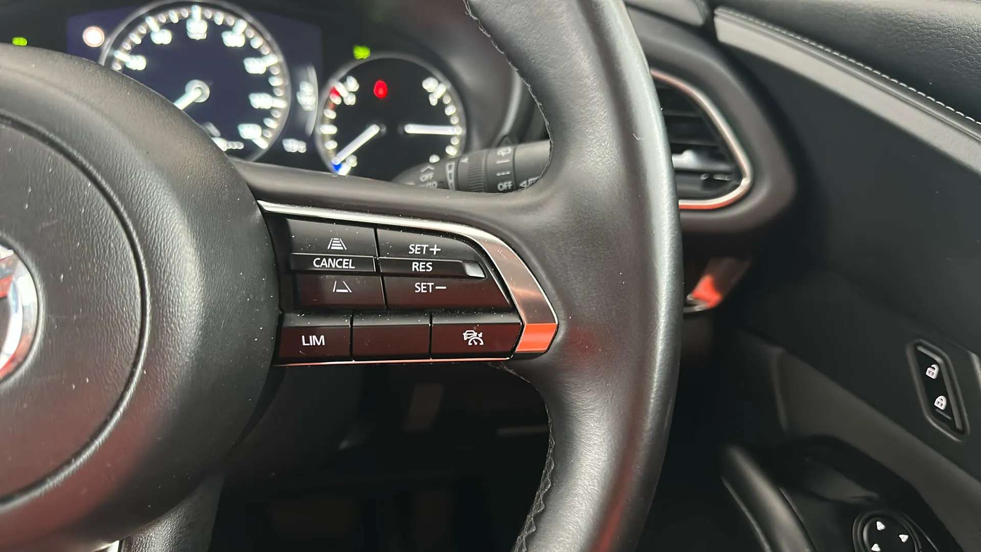 2025 MAZDA CX-30 2025 MAZDA CX-30