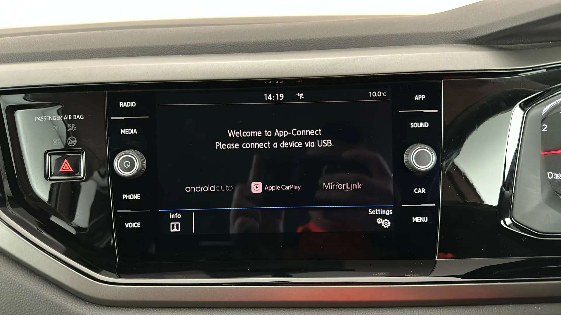 2019 VOLKSWAGEN POLO 2019 VOLKSWAGEN POLO