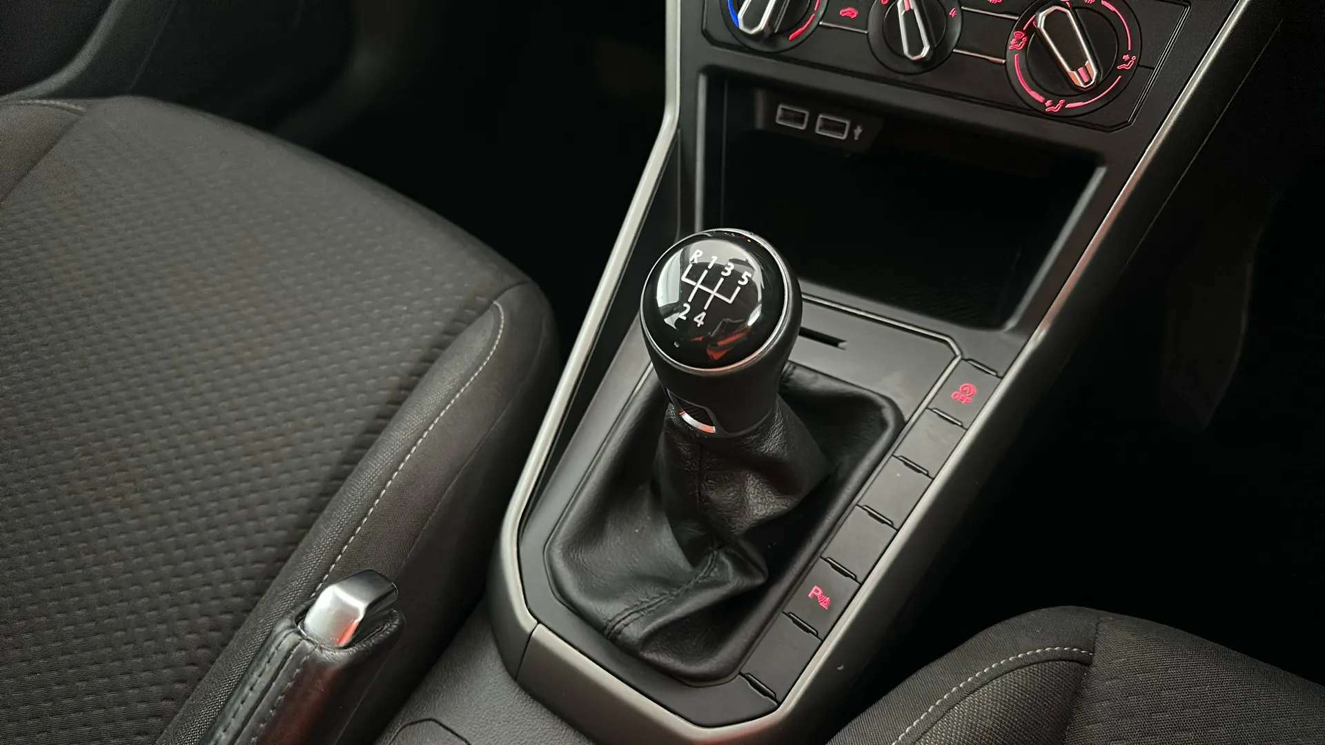 2019 VOLKSWAGEN POLO 2019 VOLKSWAGEN POLO