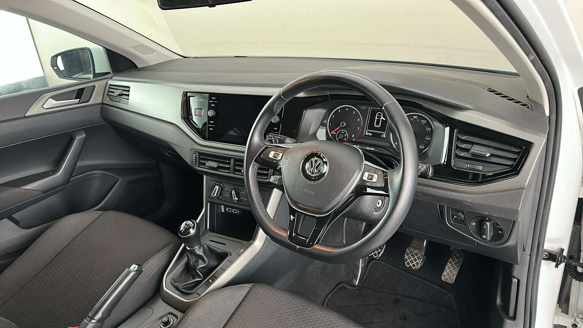 2019 VOLKSWAGEN POLO 2019 VOLKSWAGEN POLO