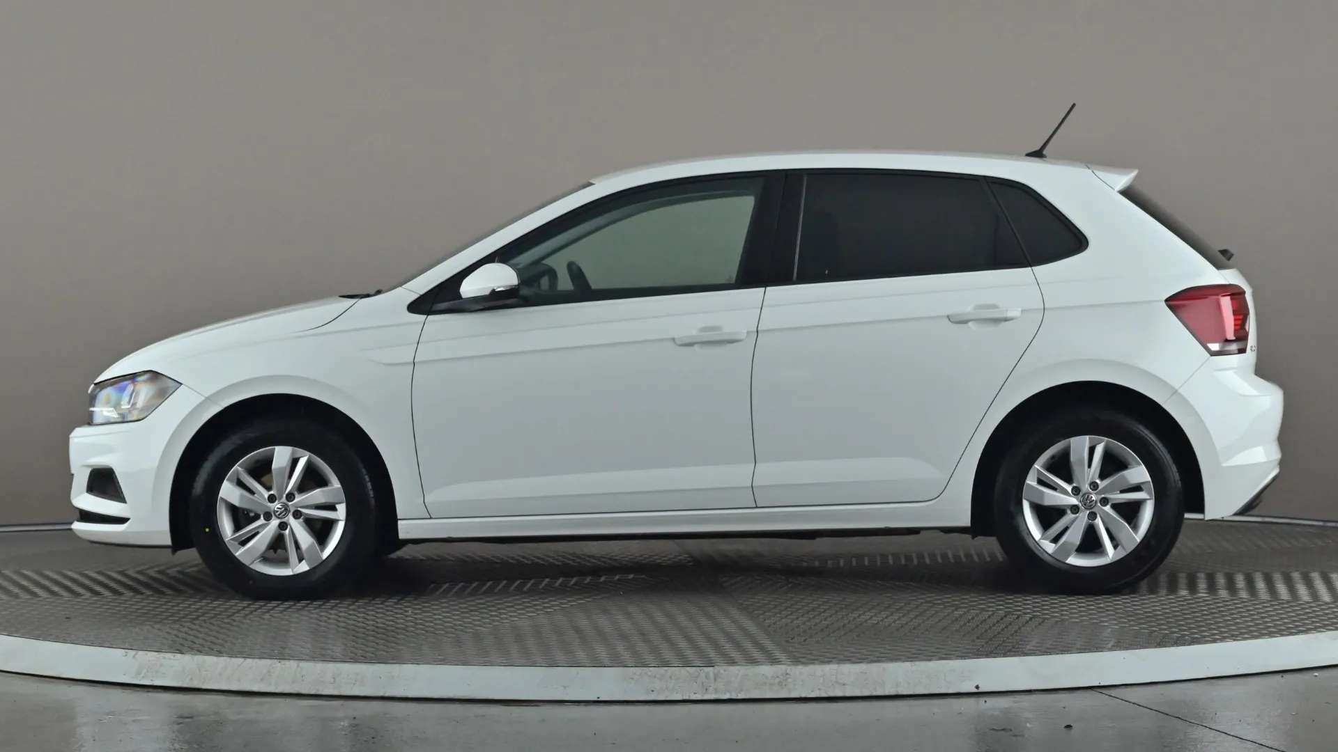 A 2018 VOLKSWAGEN POLO 1.0 TSI 95 SE A 2018 VOLKSWAGEN POLO 1.0 TSI 95 SE