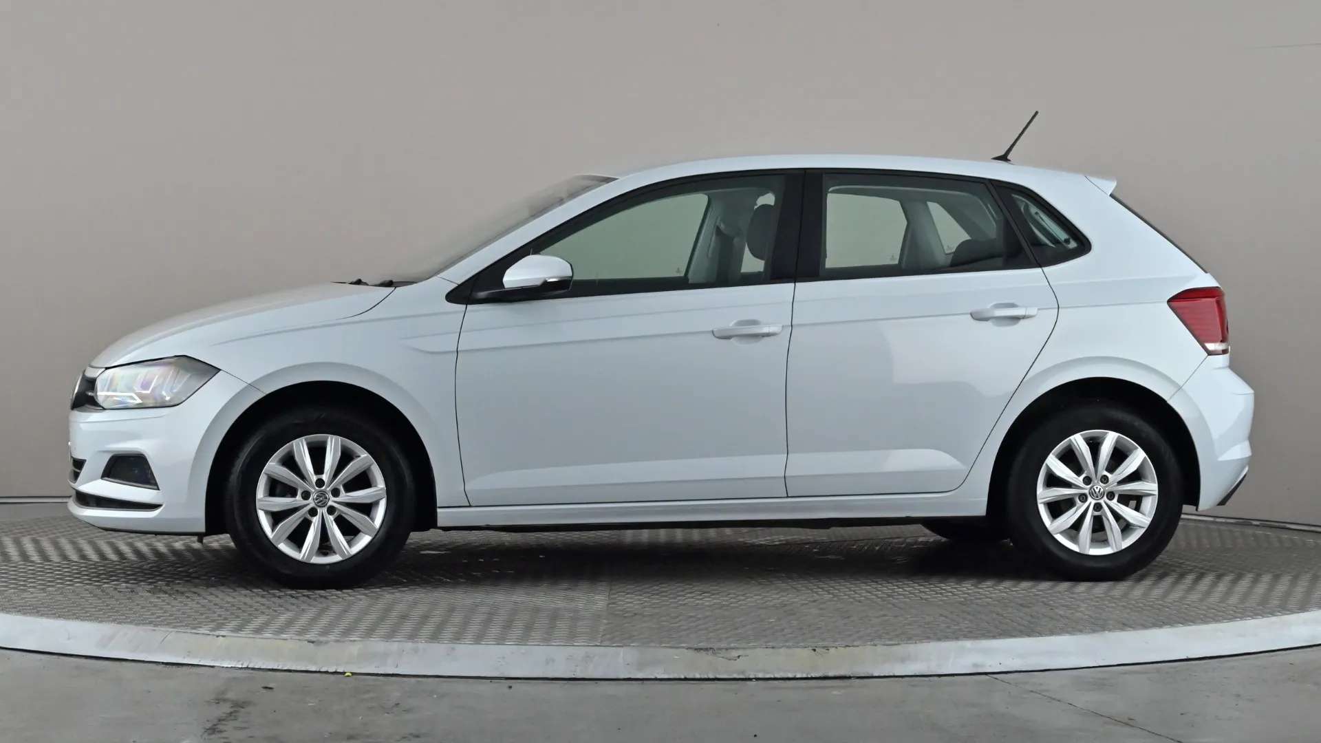 A 2018 VOLKSWAGEN POLO 1.0 TSI 95 SE A 2018 VOLKSWAGEN POLO 1.0 TSI 95 SE