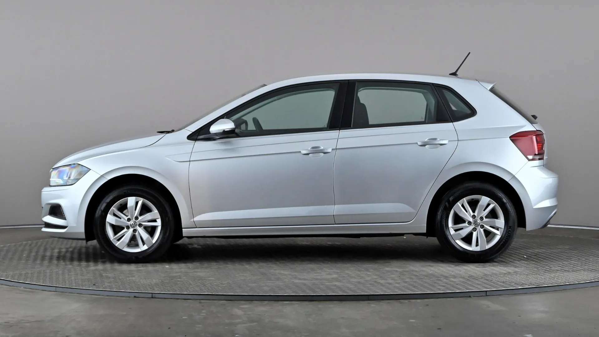 A 2018 VOLKSWAGEN POLO 1.0 TSI 95 SE A 2018 VOLKSWAGEN POLO 1.0 TSI 95 SE