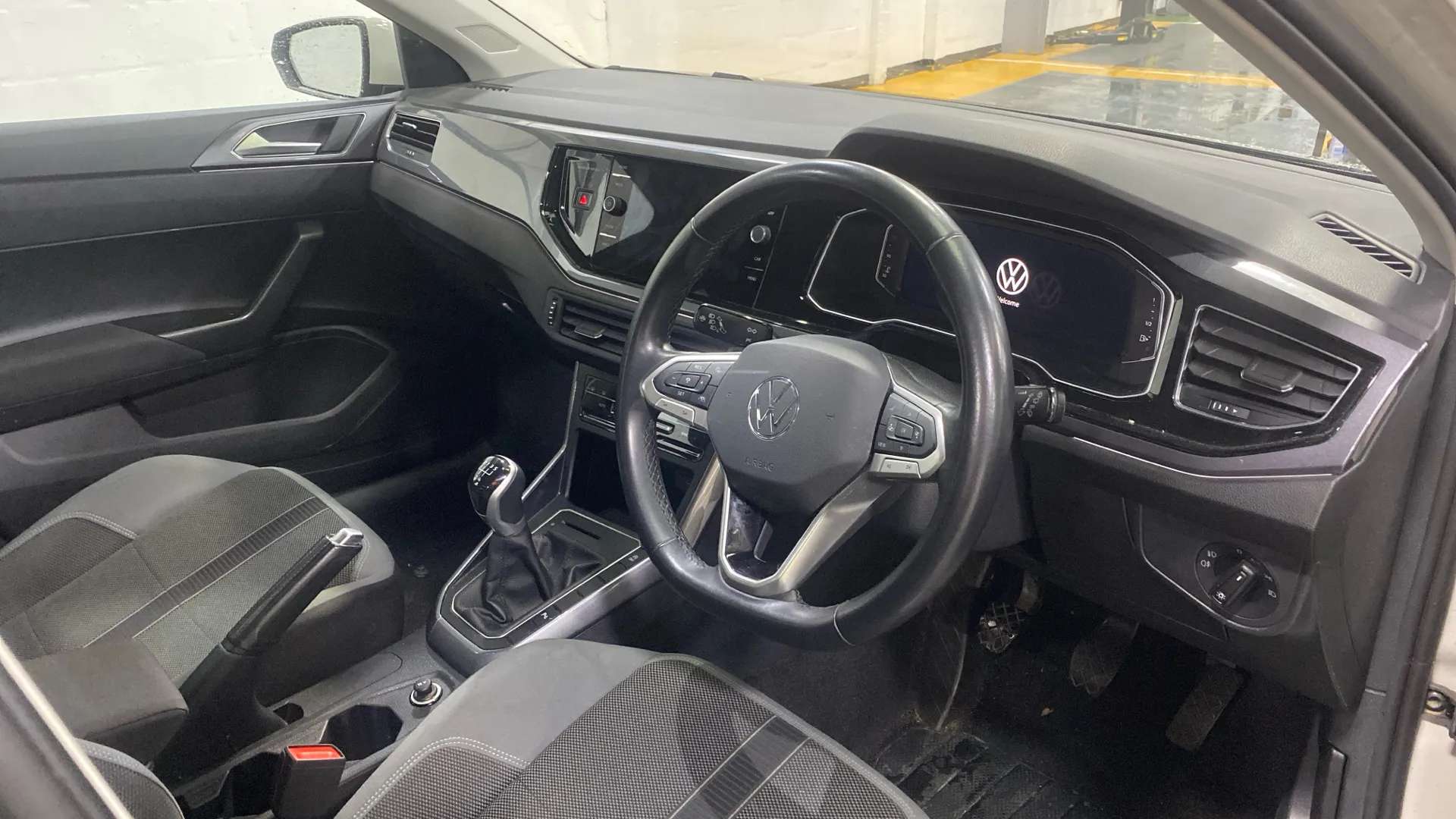 A 2023 VOLKSWAGEN POLO 1.0 TSI Style A 2023 VOLKSWAGEN POLO 1.0 TSI Style