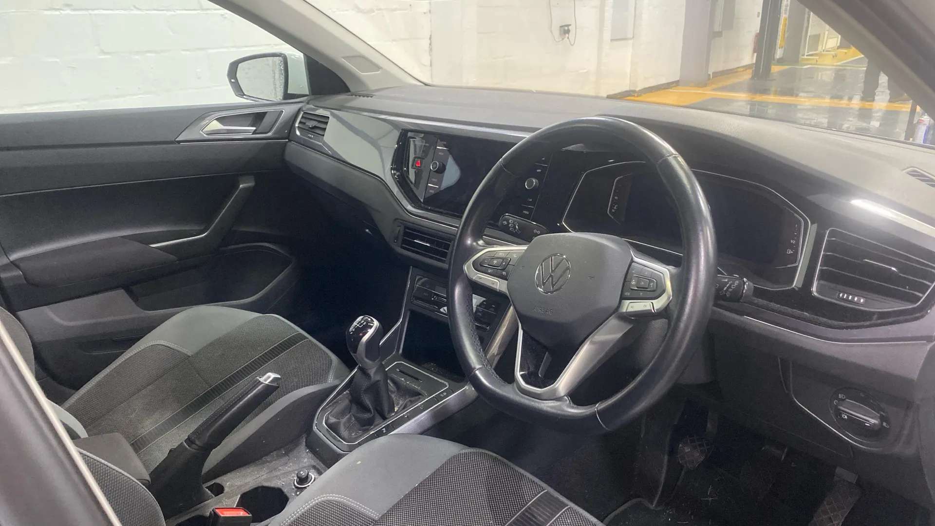 A 2022 VOLKSWAGEN POLO 1.0 TSI Style A 2022 VOLKSWAGEN POLO 1.0 TSI Style