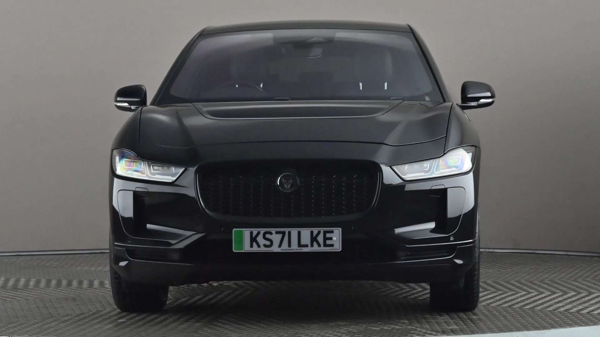 A 2022 JAGUAR I-PACE 294kW EV400 HSE Black 90kWh Auto 11kW Charger A 2022 JAGUAR I-PACE 294kW EV400 HSE Black 90kWh Auto 11kW Charger
