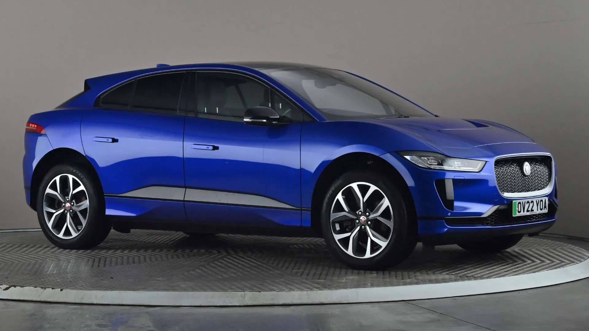 A 2022 JAGUAR I-PACE 294kW EV400 HSE Black 90kWh Auto 11kW Charger A 2022 JAGUAR I-PACE 294kW EV400 HSE Black 90kWh Auto 11kW Charger