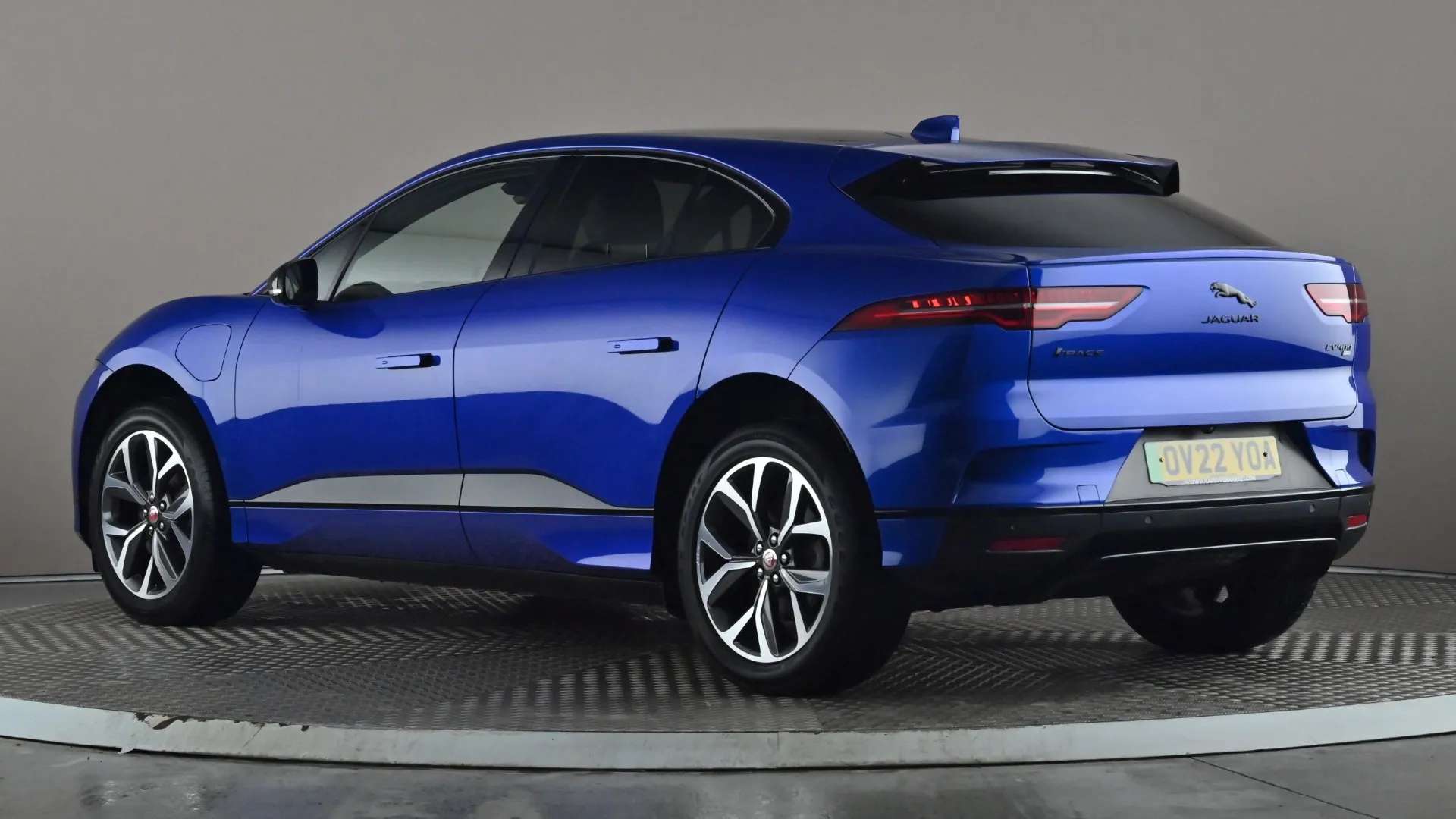 A 2022 JAGUAR I-PACE 294kW EV400 HSE Black 90kWh Auto 11kW Charger A 2022 JAGUAR I-PACE 294kW EV400 HSE Black 90kWh Auto 11kW Charger