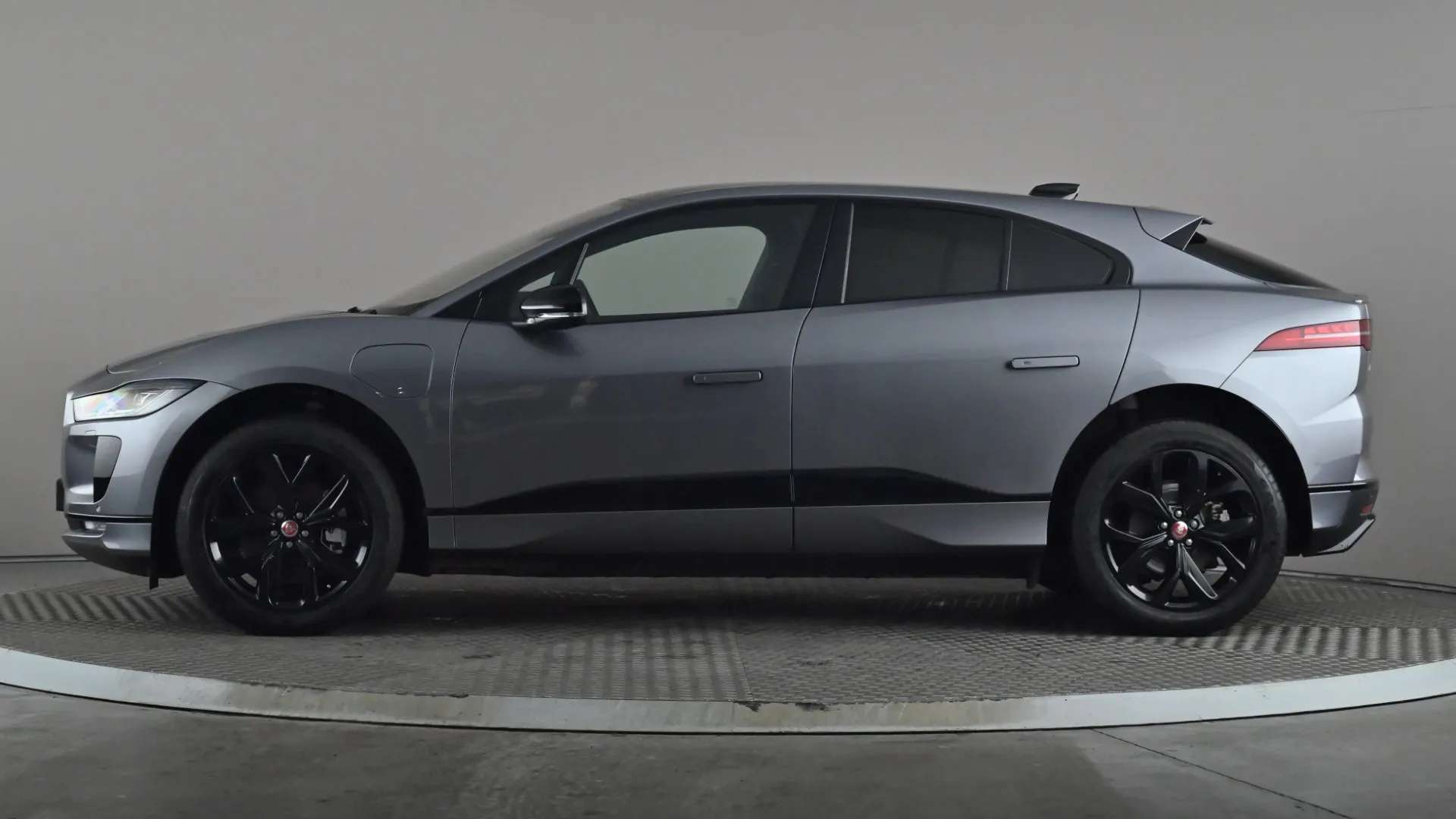 A 2023 JAGUAR I-PACE 294kW EV400 HSE Black 90kWh Auto 11kW Charger A 2023 JAGUAR I-PACE 294kW EV400 HSE Black 90kWh Auto 11kW Charger