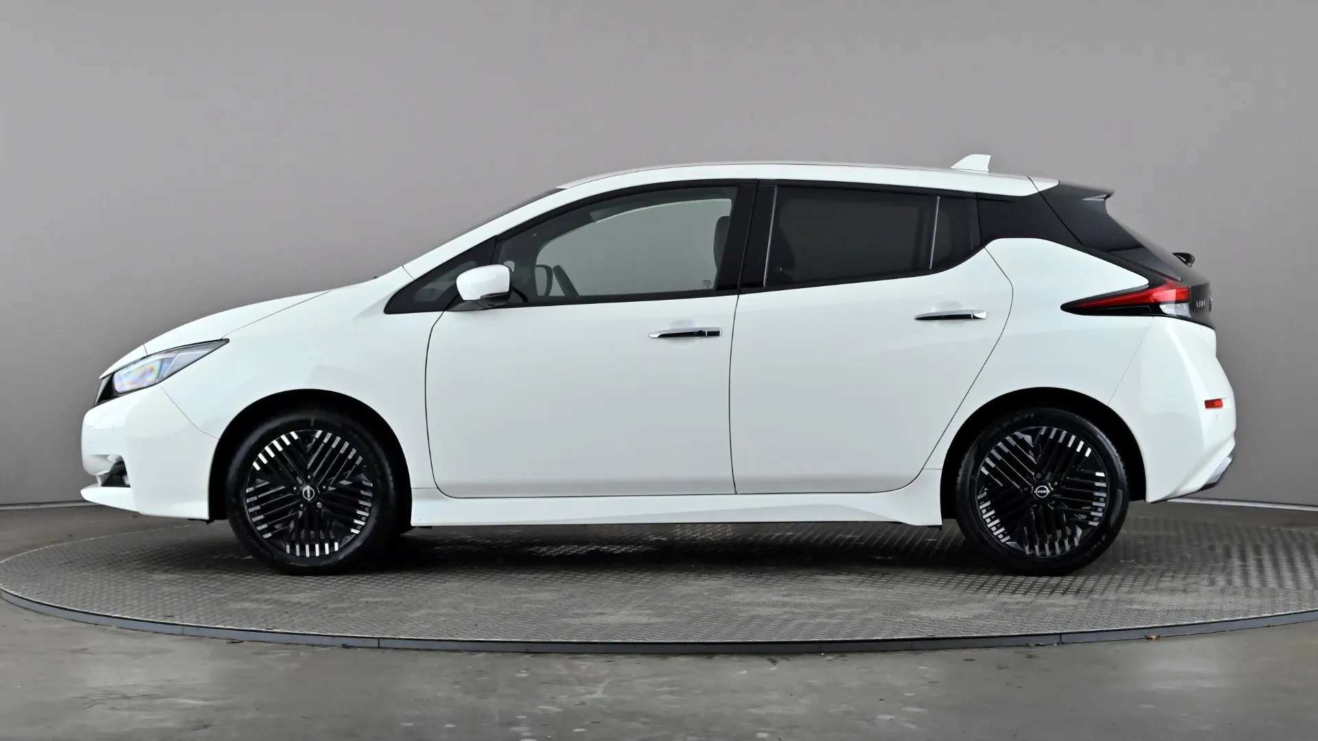 A 2023 NISSAN LEAF 110kW Shiro 39kWh Auto A 2023 NISSAN LEAF 110kW Shiro 39kWh Auto